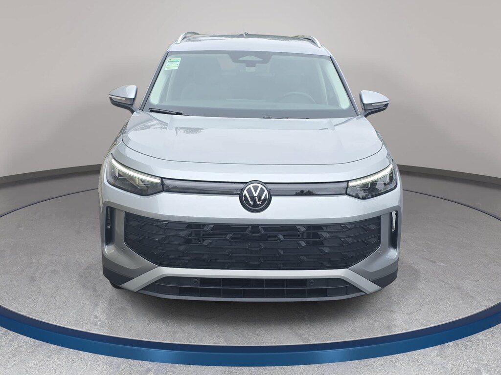 Used 2025 Volkswagen Tiguan 2.0T SE SUV