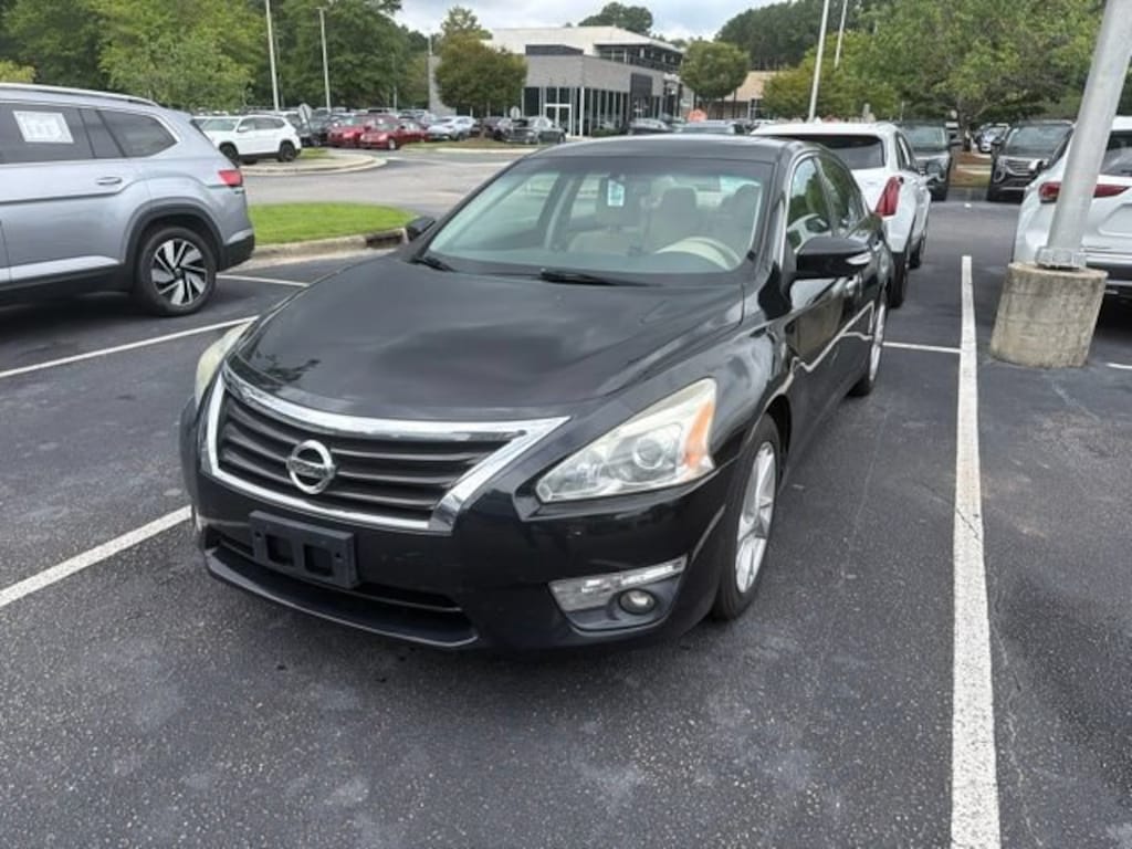 Used 2014 Nissan Altima 2.5 SV Sedan
