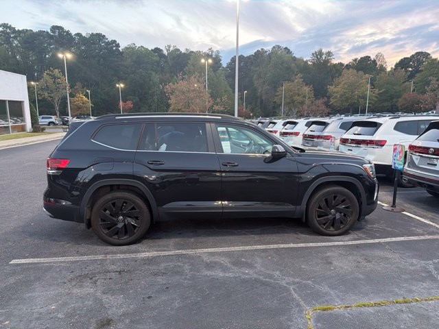 Used 2024 Volkswagen Atlas 2.0T SE w/Technology SUV