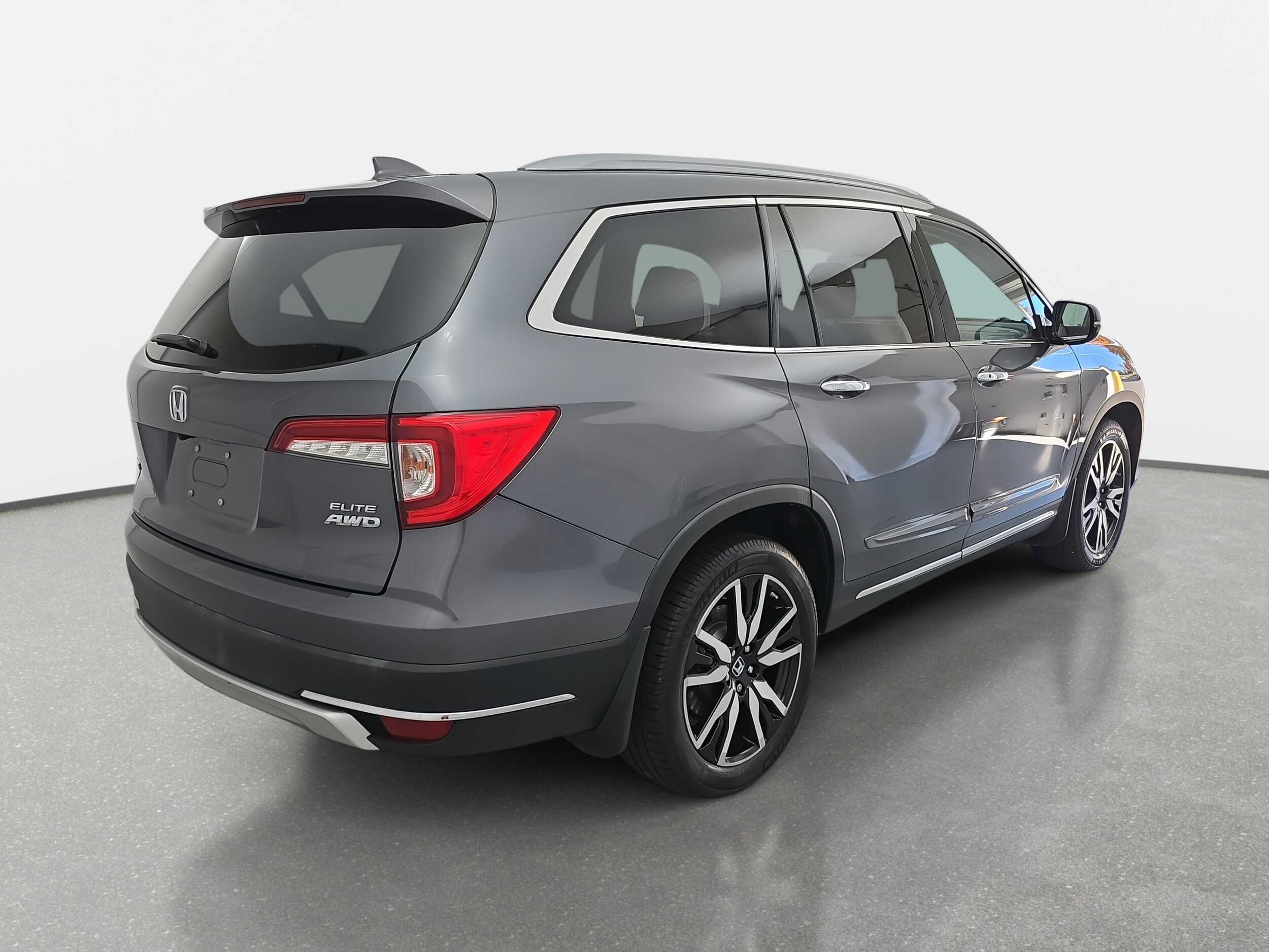 2019 Honda Pilot Elite photo 3
