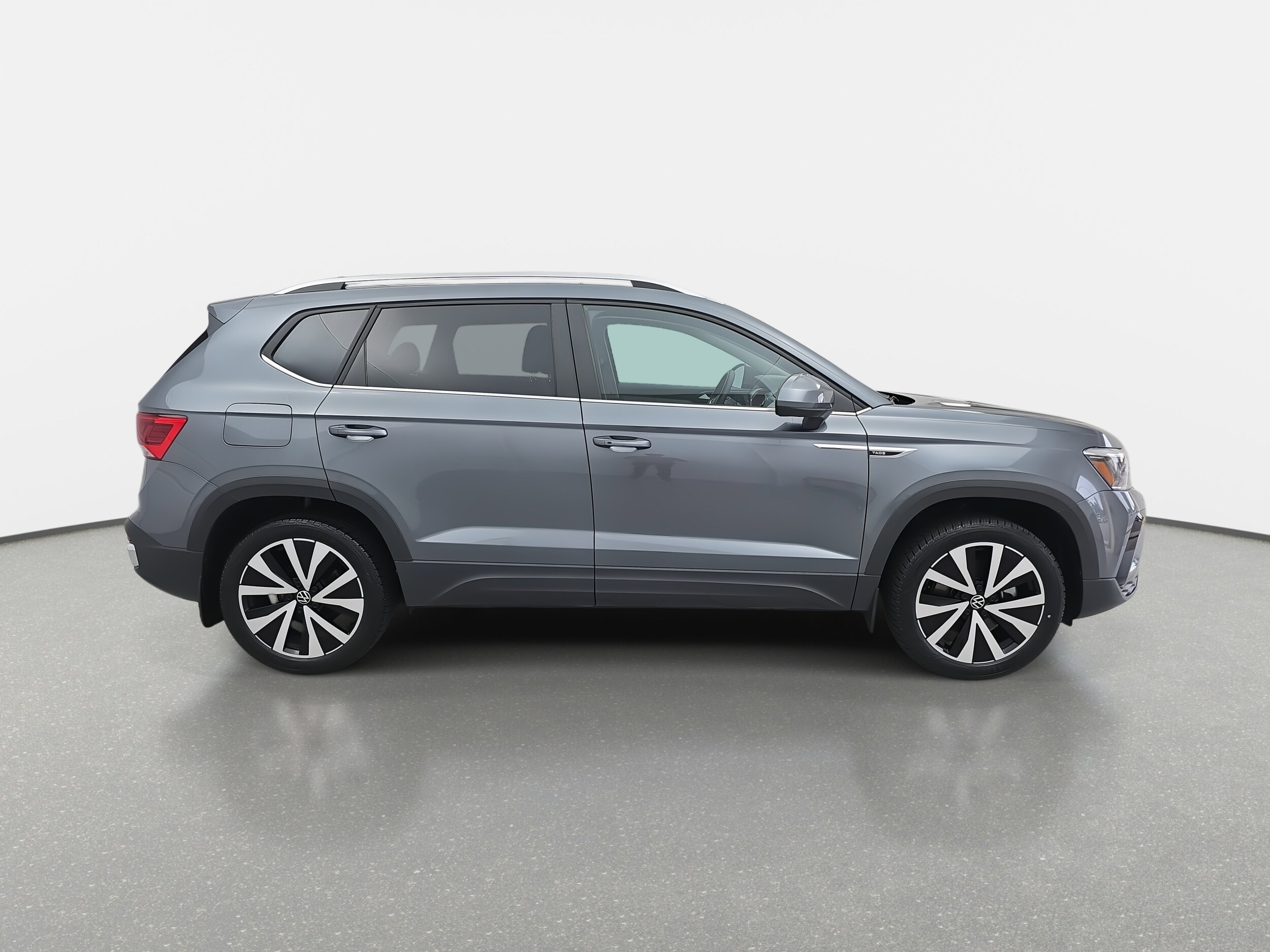 2023 Volkswagen Taos SE photo 2
