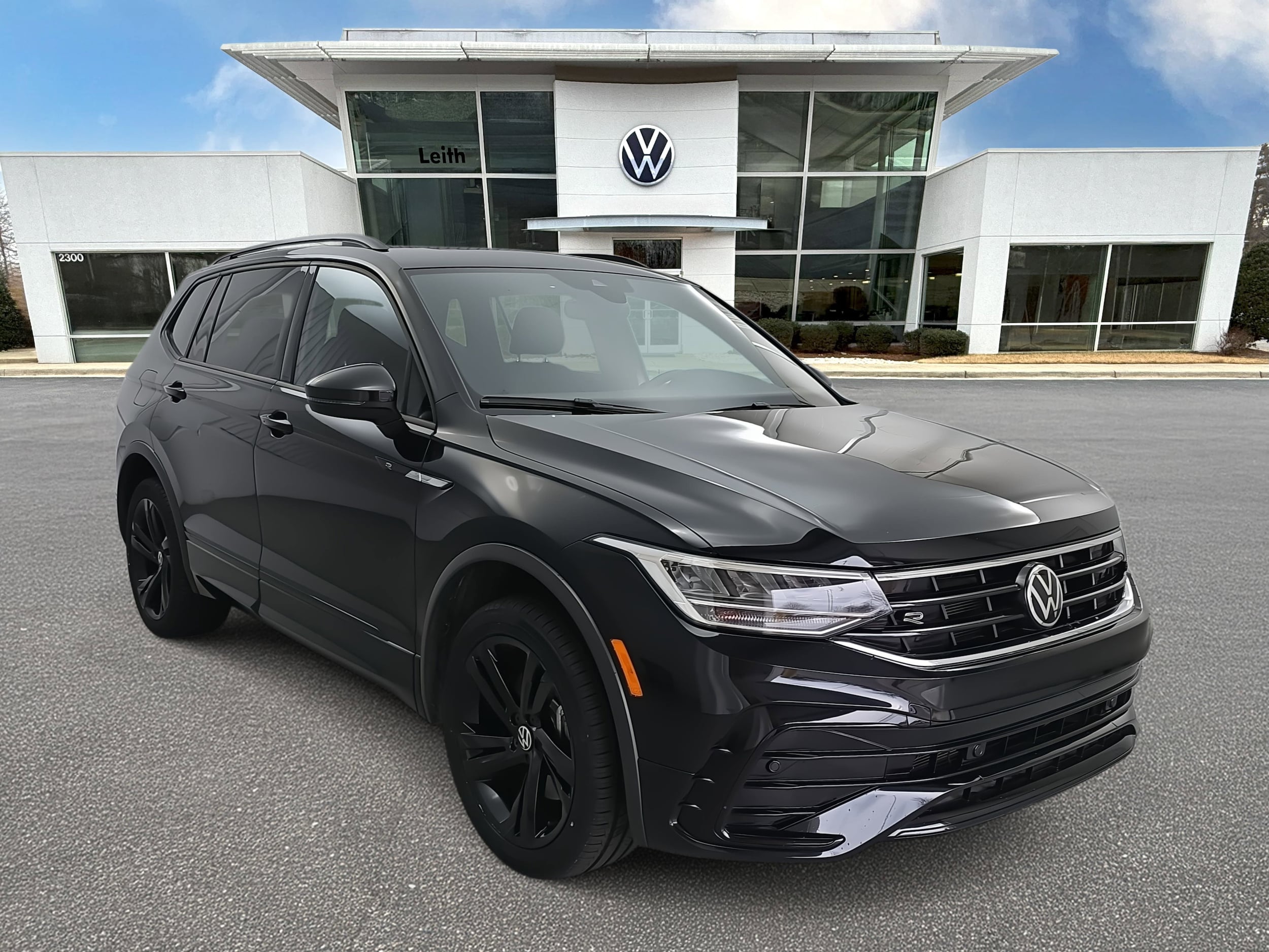2024 Volkswagen Tiguan SE R-LINE BLACK
