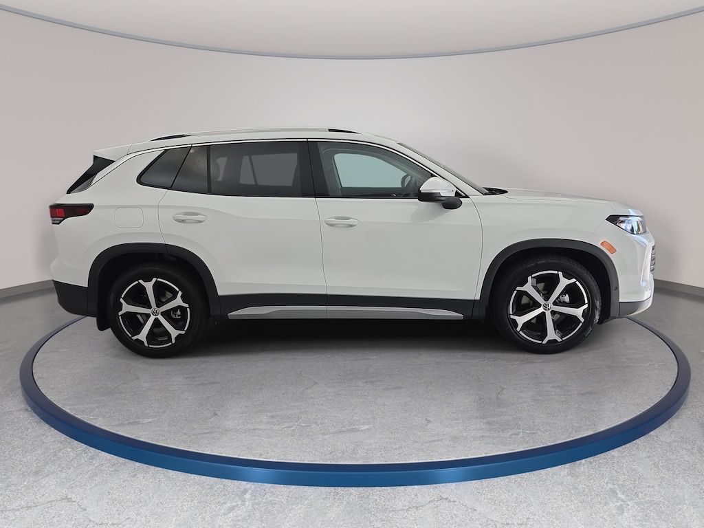 New 2026 Volkswagen Tiguan SE SUV