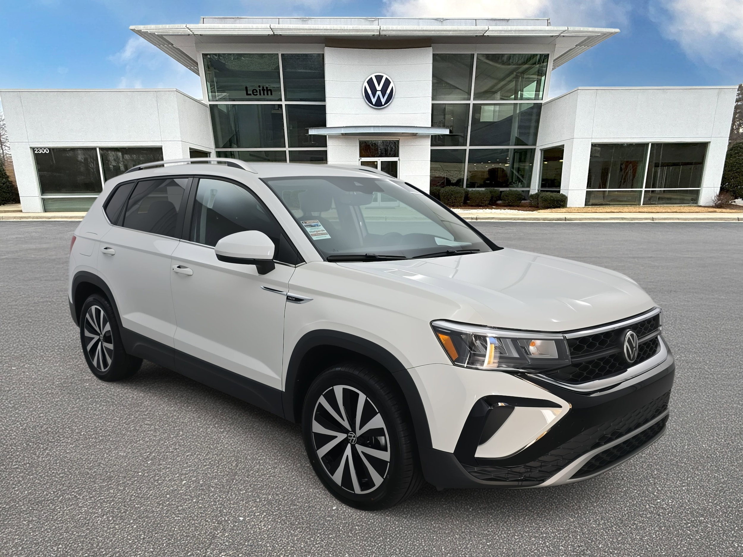 2022 Volkswagen Taos SE's photo