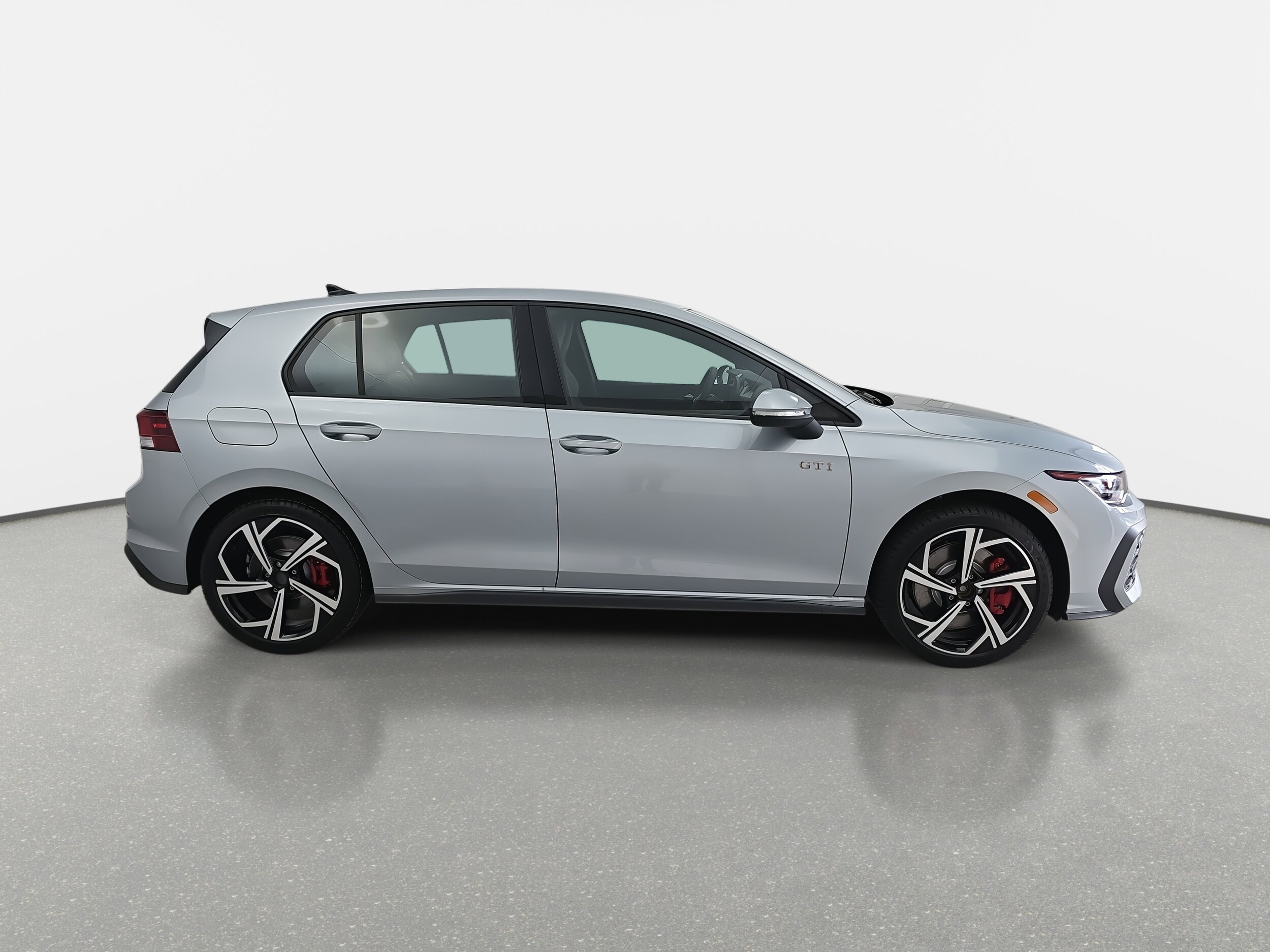 2026 Volkswagen Golf GTI SE photo 2