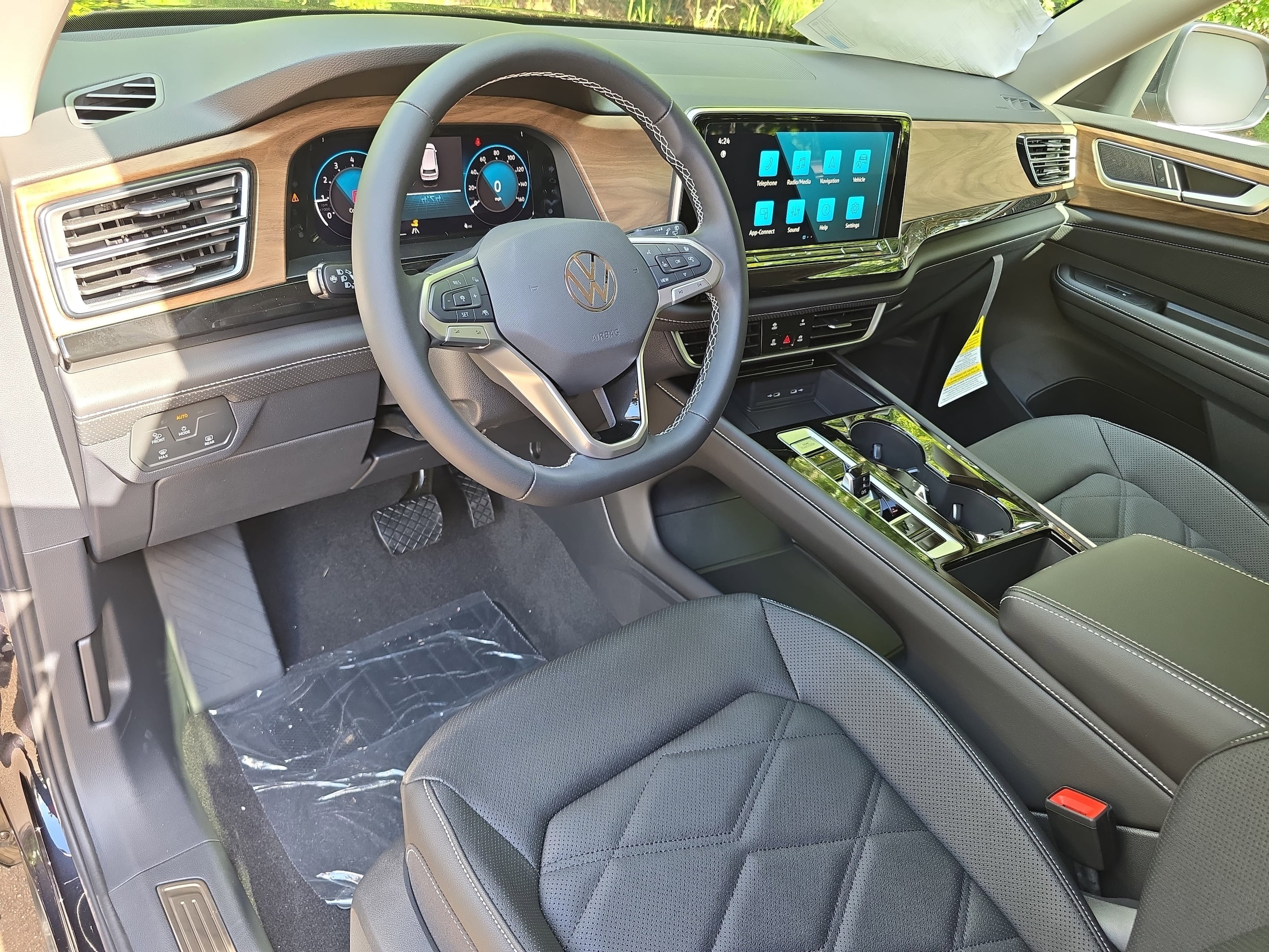 2026 Volkswagen Atlas SE w/Tech - Photo 17