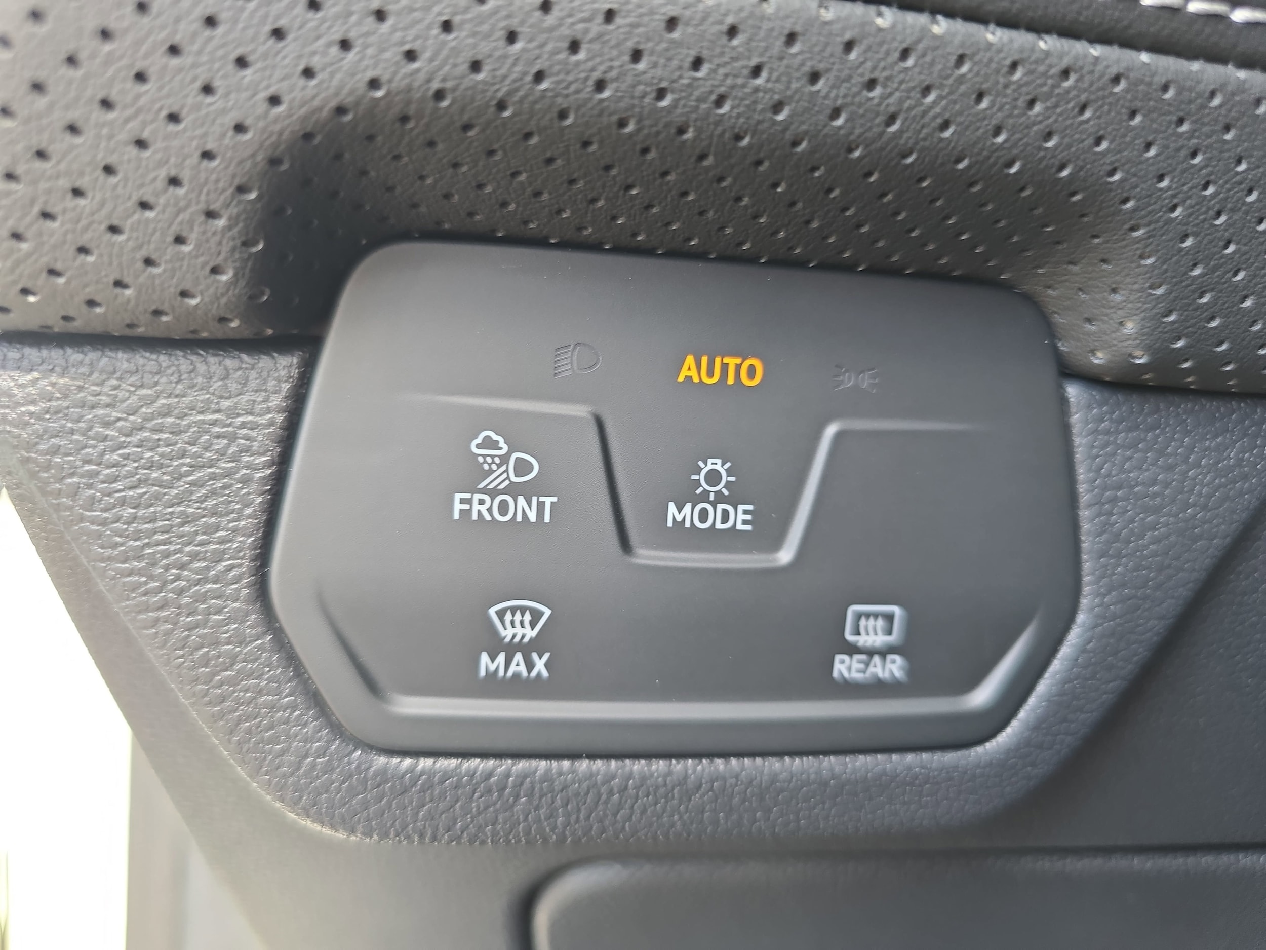 2026 Volkswagen Atlas SE - Photo 26