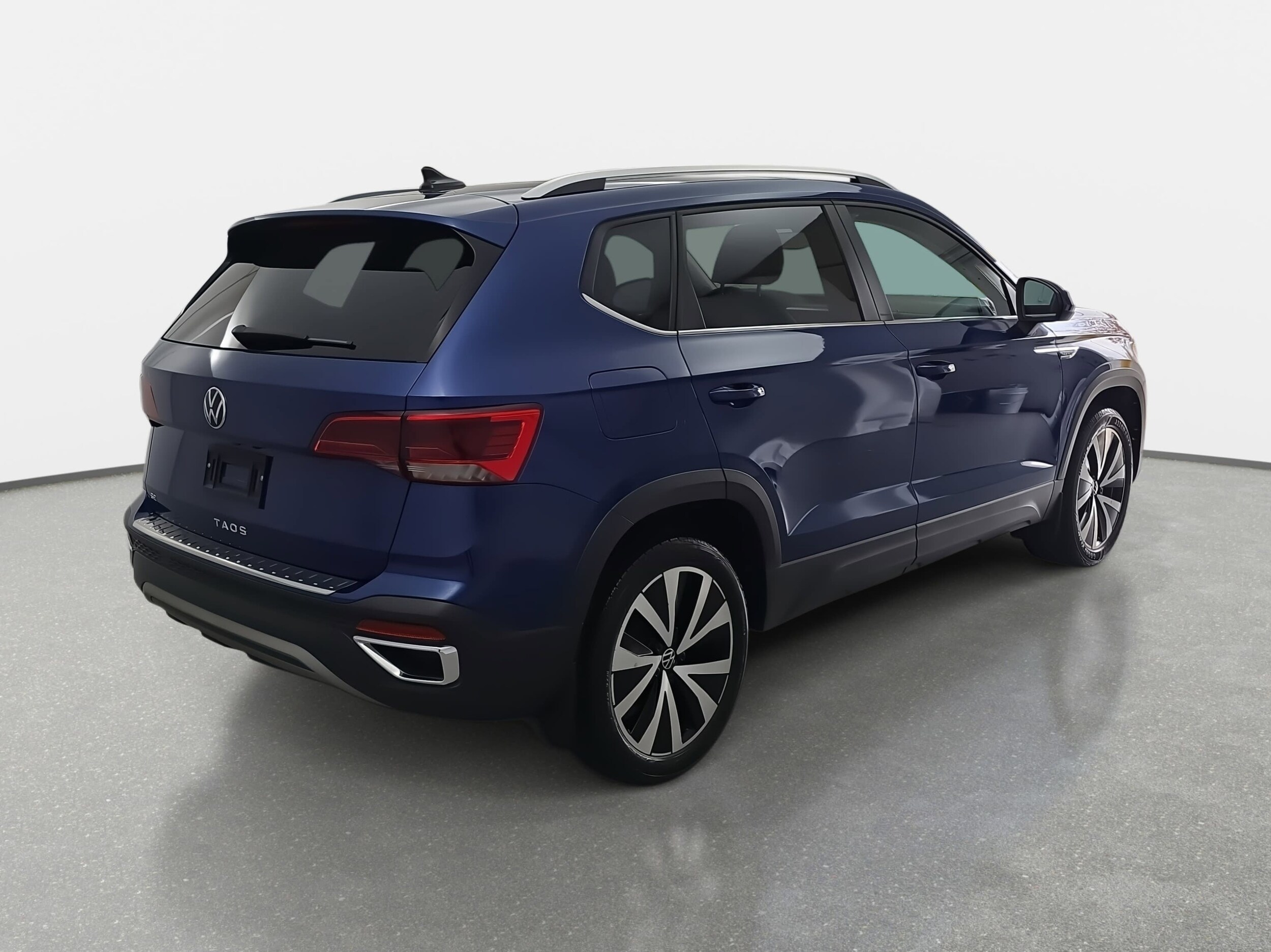 2023 Volkswagen Taos SE photo 3