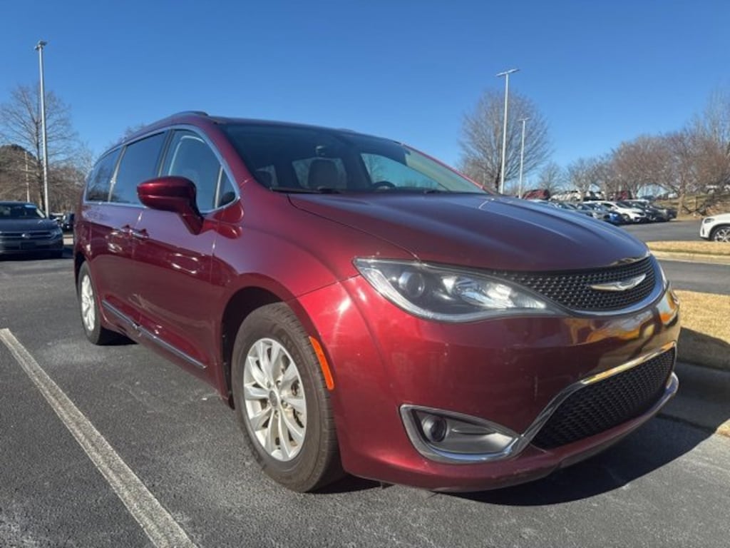 Used 2019 Chrysler Pacifica Touring L Van Passenger Van