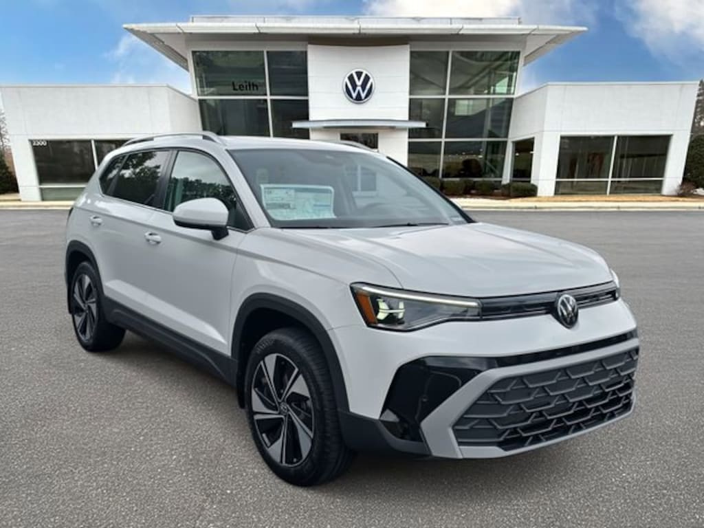Used 2025 Volkswagen Taos 1.5T SE SUV