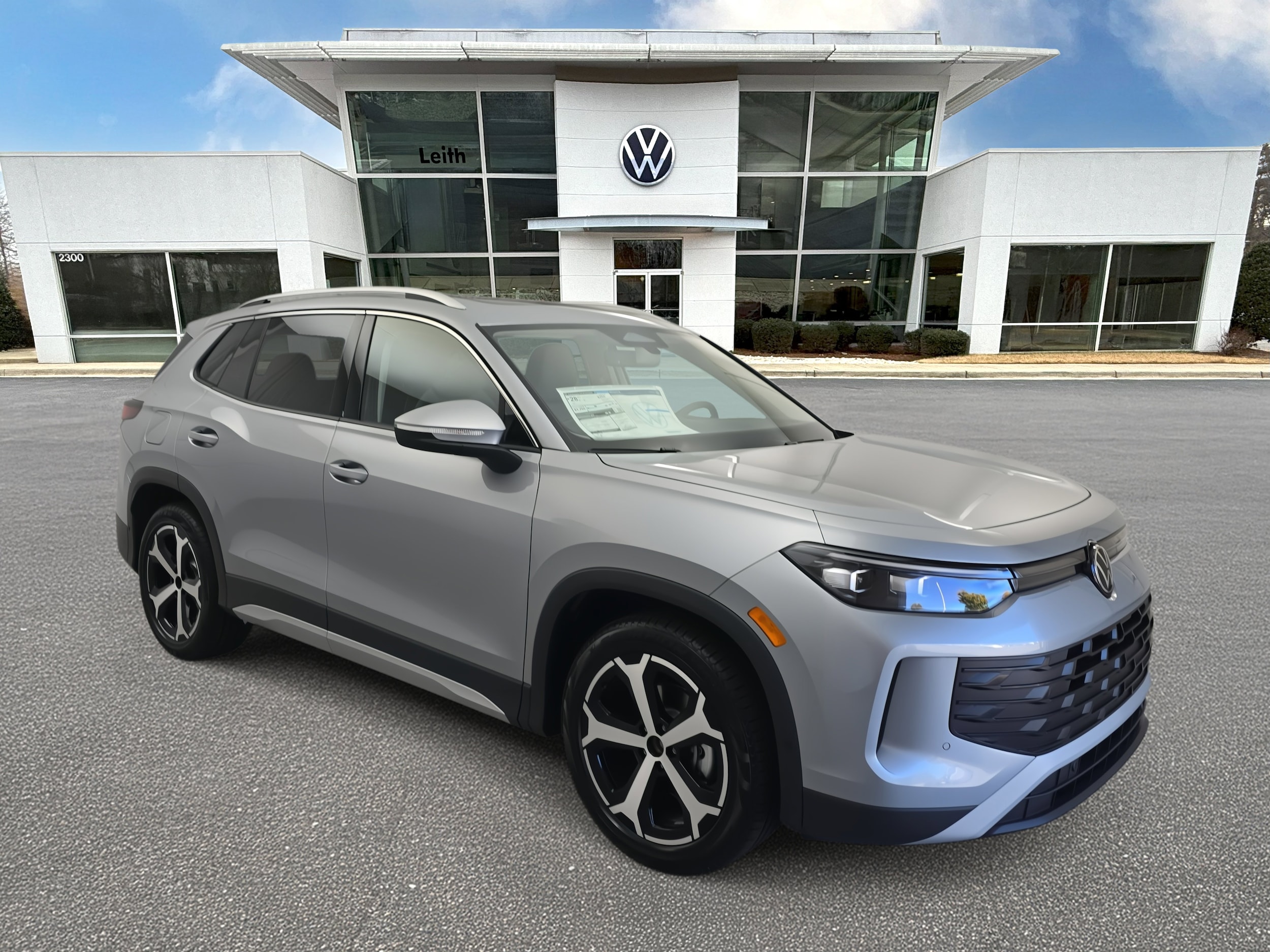 2026 Volkswagen Tiguan SE's photo