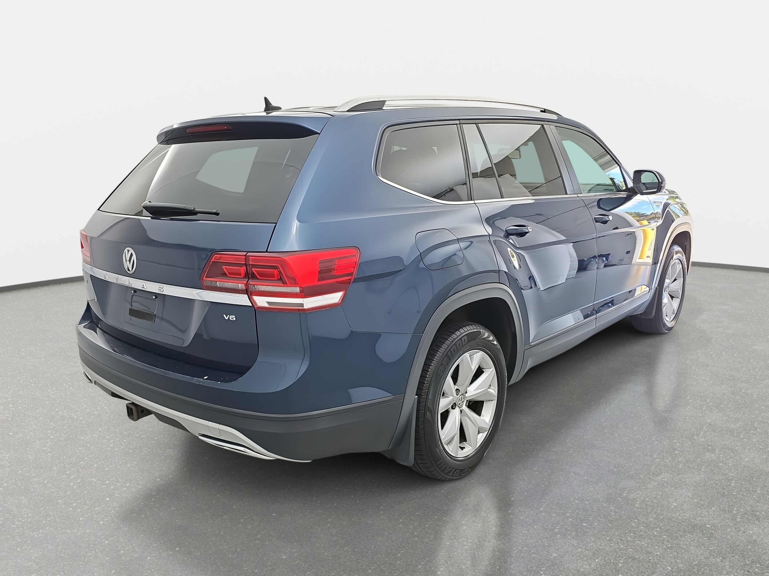 2018 Volkswagen Atlas V6 SE photo 3