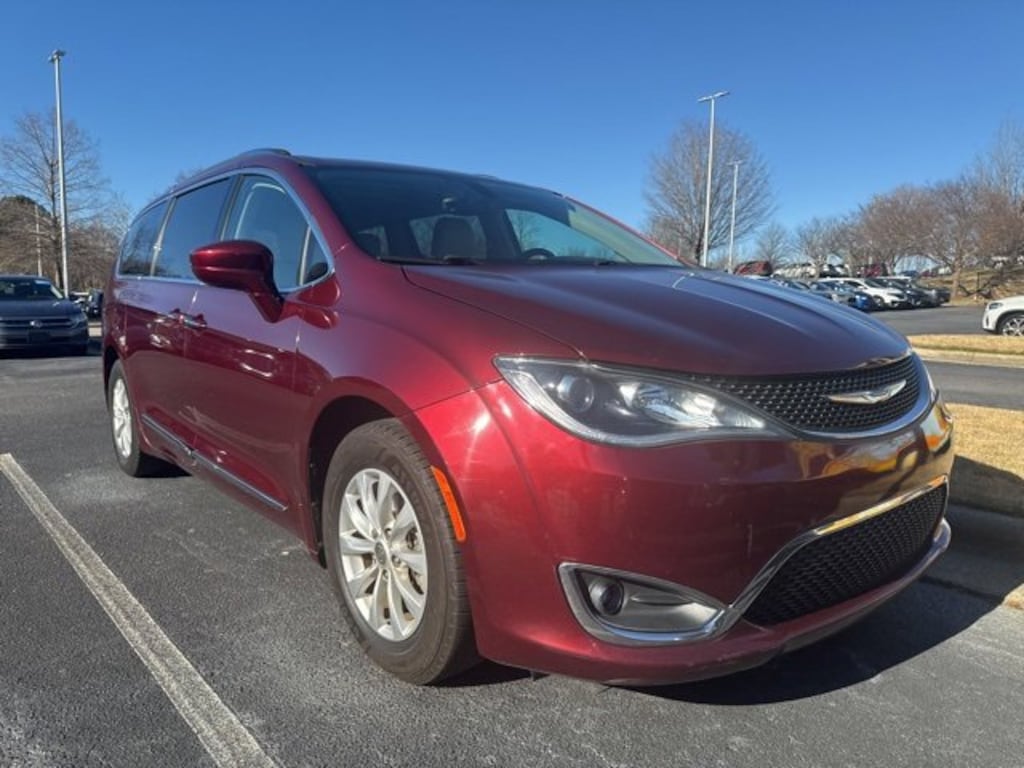 Used 2019 Chrysler Pacifica Touring L Van Passenger Van
