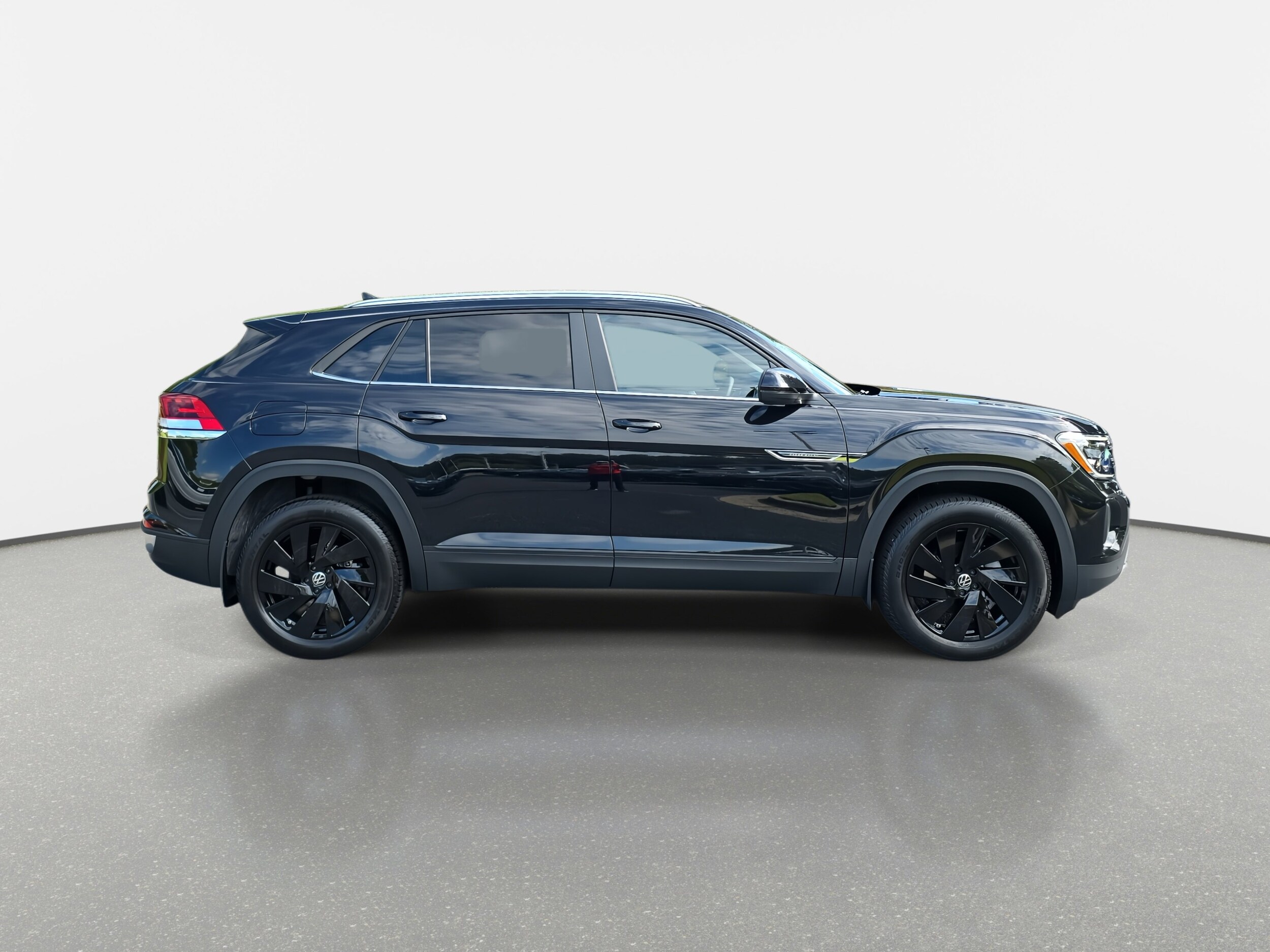 2025 Volkswagen Atlas Cross Sport SE Technology photo 2