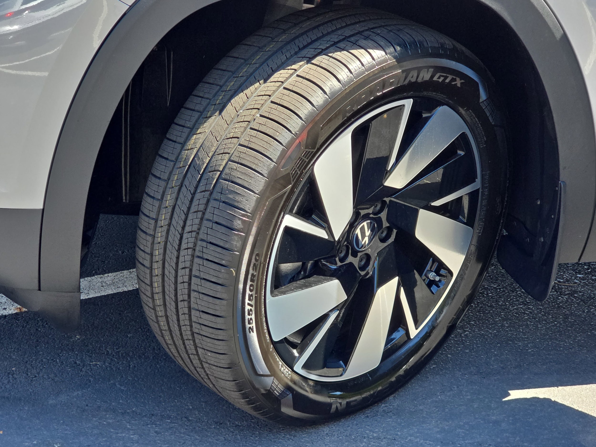2026 Volkswagen Atlas Cross Sport SE w/Tech - Photo 32