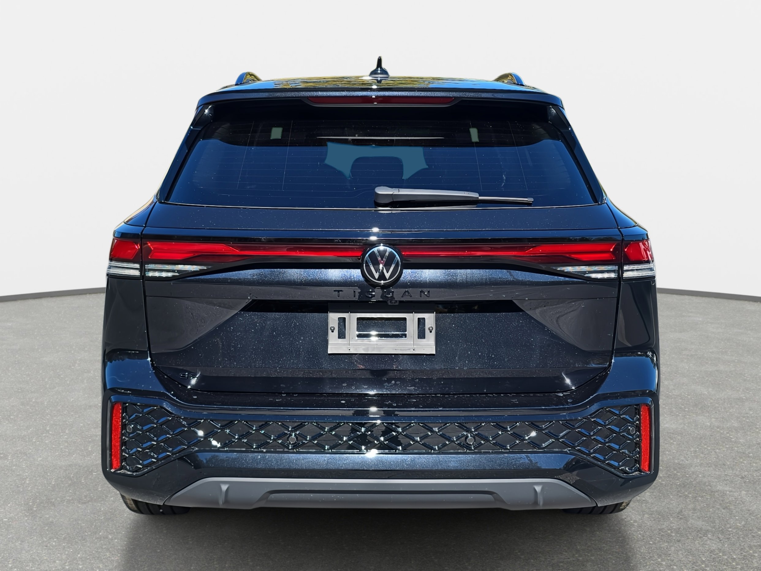 2026 Volkswagen Tiguan SE R-Line Black photo 3