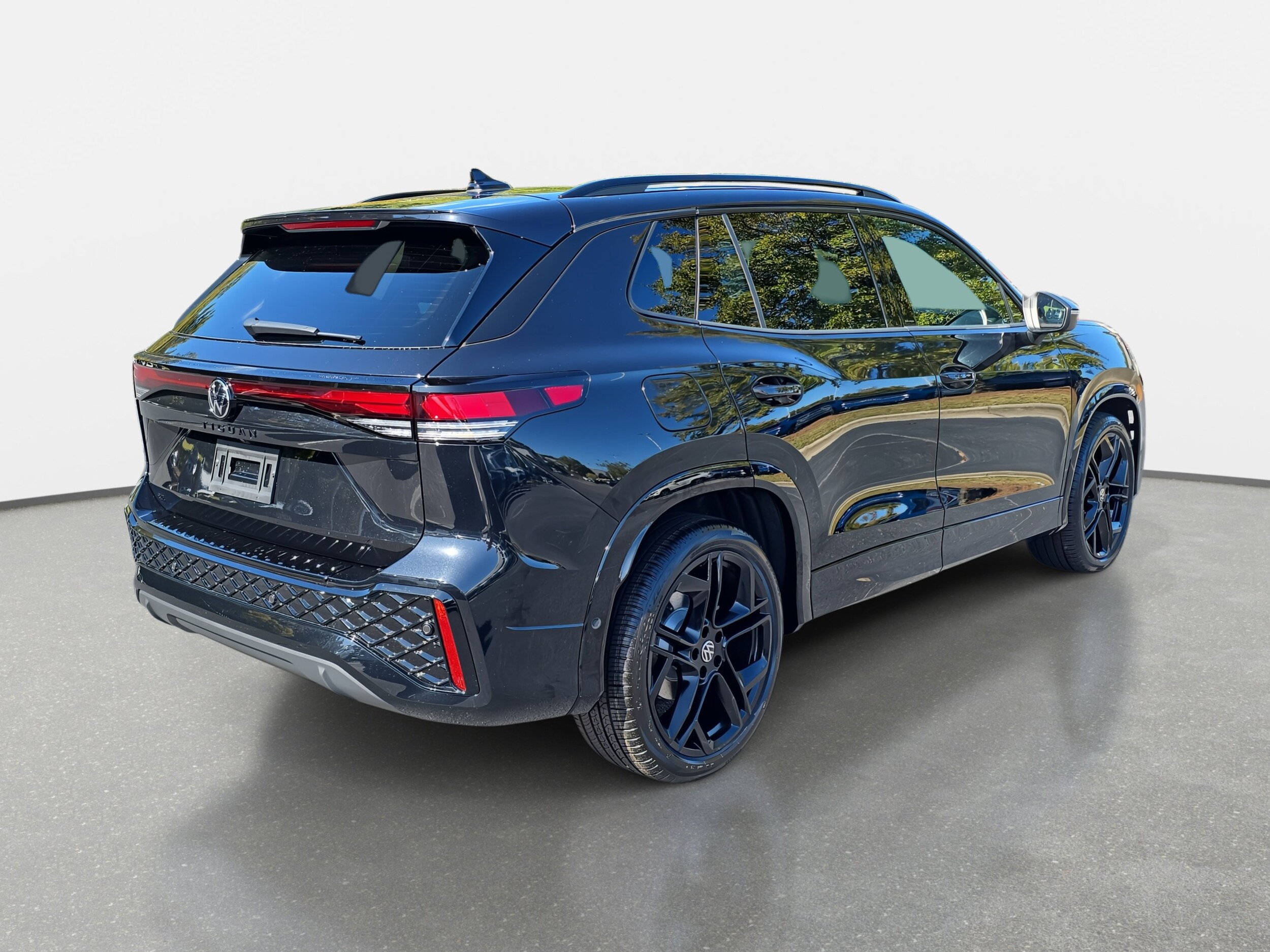 2025 Volkswagen Tiguan SE R-Line Black photo 2