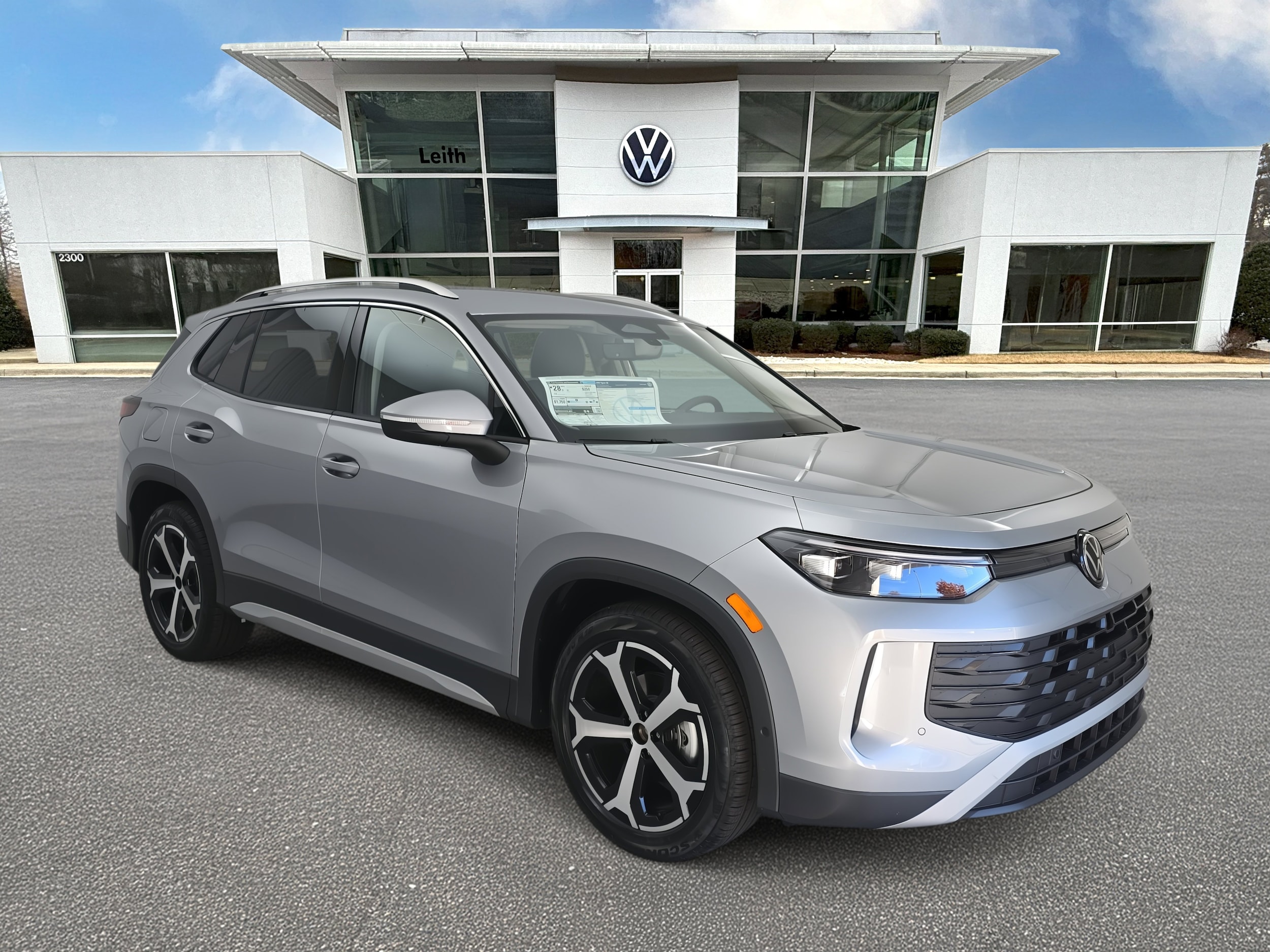 2026 Volkswagen Tiguan SE's photo