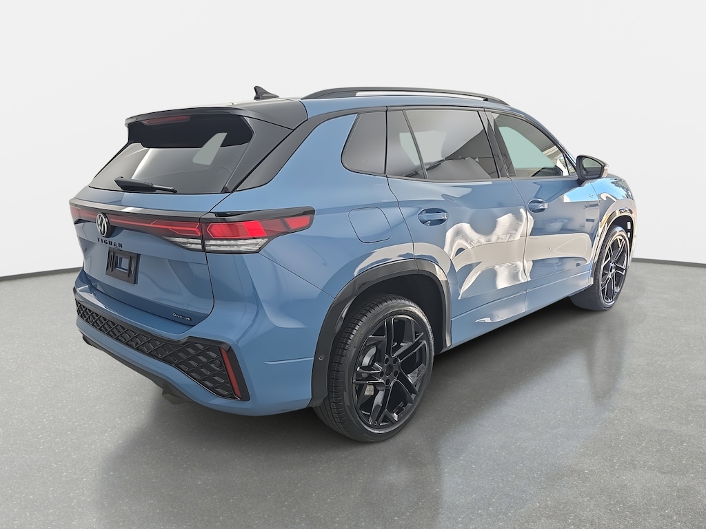 New 2026 Volkswagen Tiguan SE R-Line Black 2.0T SE R-Line Black 4MOTION