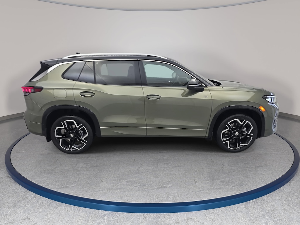New 2026 Volkswagen Tiguan SEL R-Line Turbo SUV