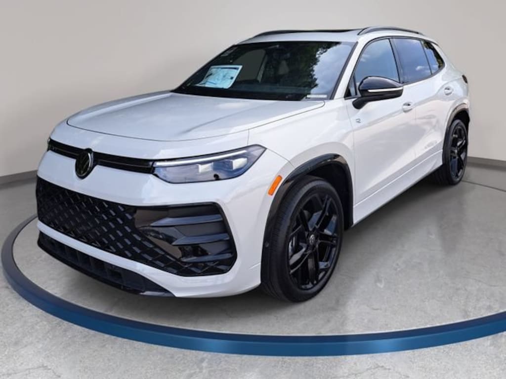 New 2026 Volkswagen Tiguan SE R-Line Black SUV