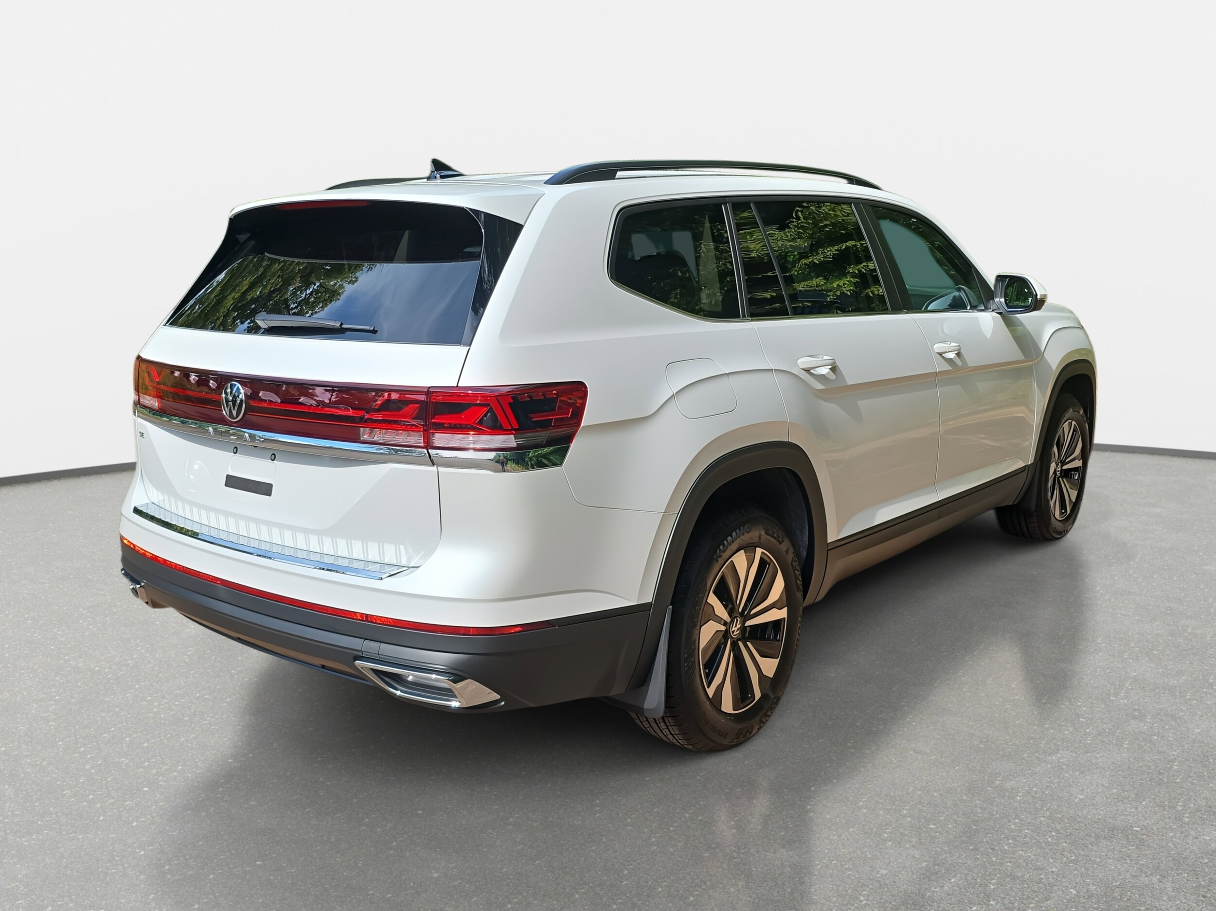 2026 Volkswagen Atlas SE photo 3