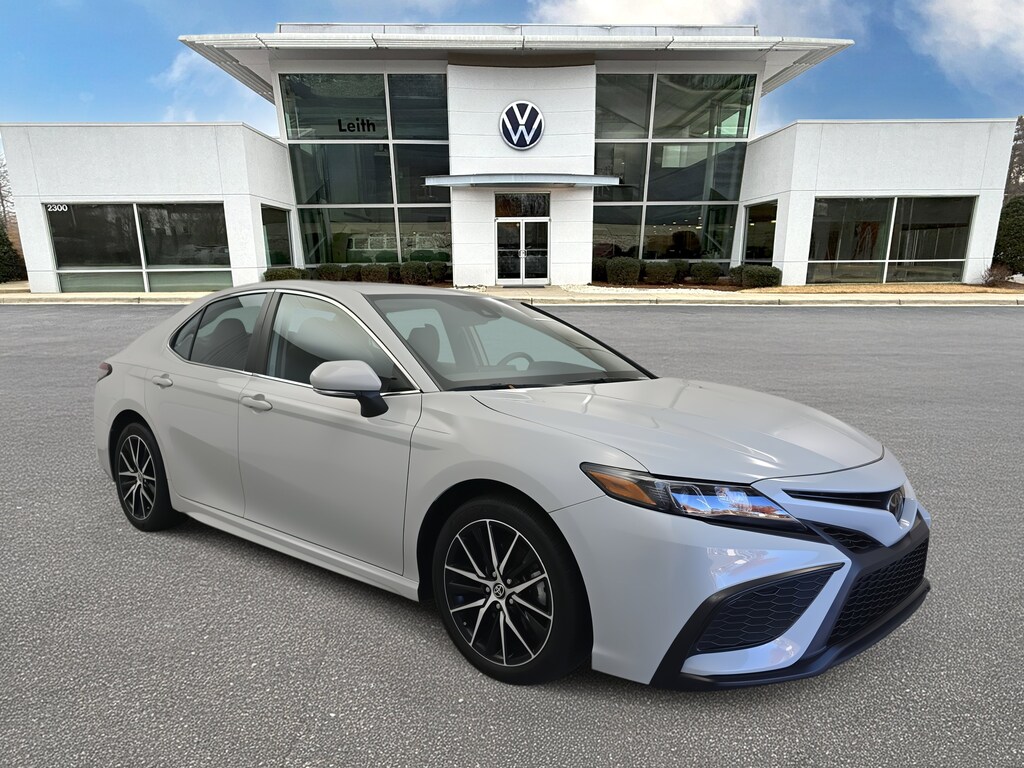 Used 2023 Toyota Camry SE Sedan