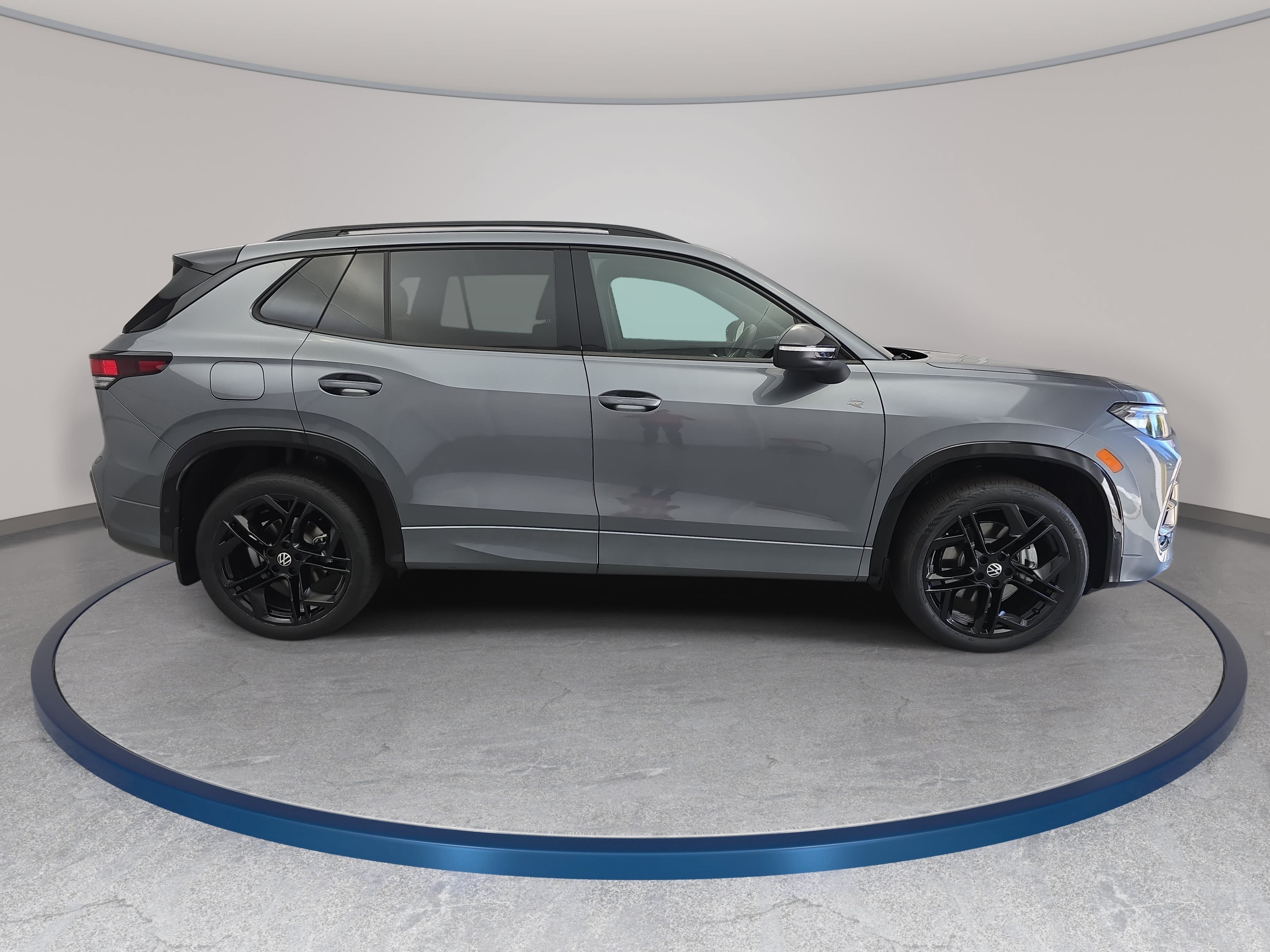 New 2026 Volkswagen Tiguan SE R-Line Black SUV