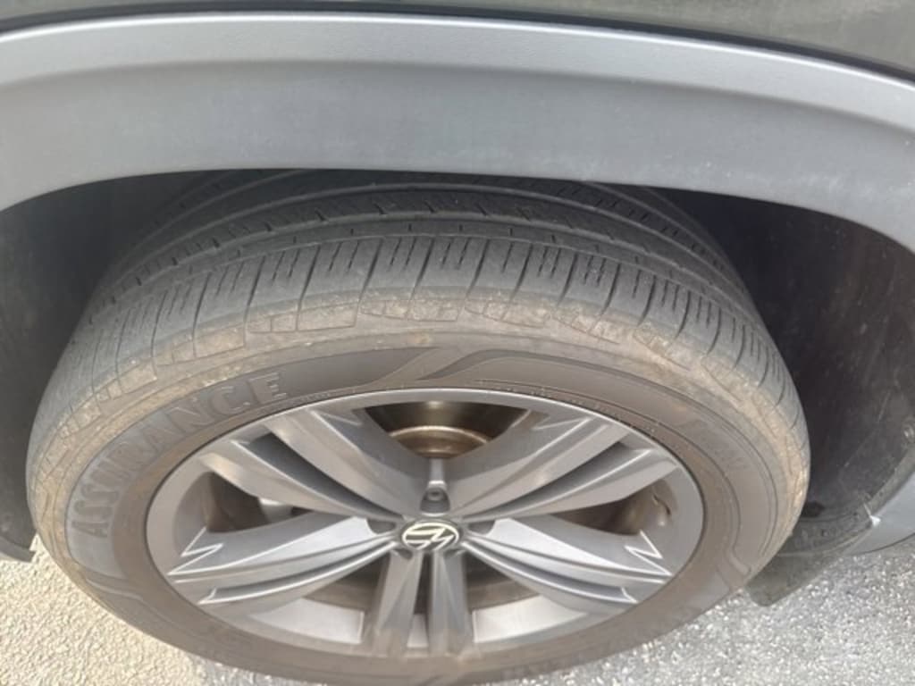 Used 2021 Volkswagen Atlas 3.6L V6 SE w/Technology R-Line 4MOTION SUV