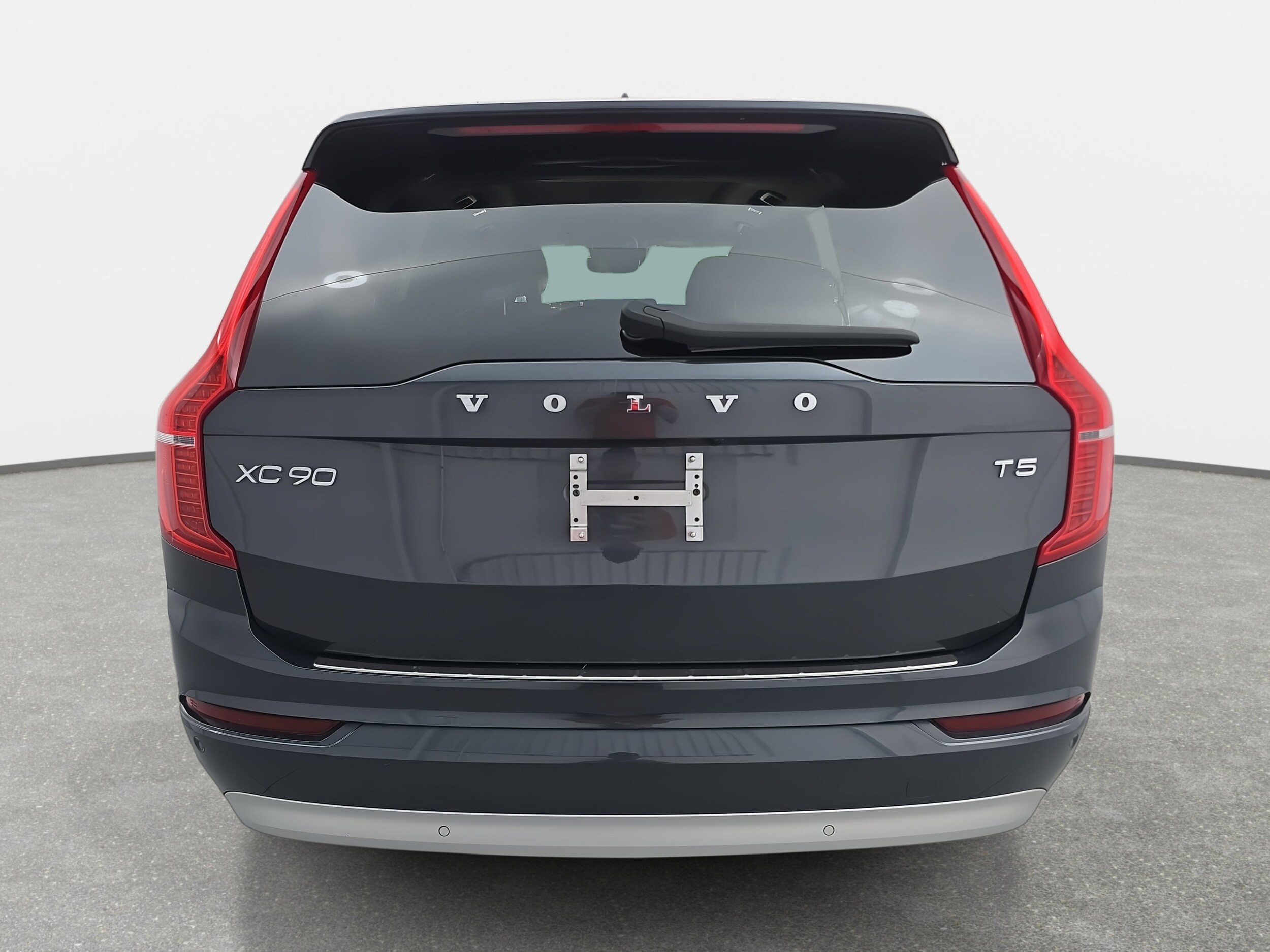 2022 Volvo XC90 T5 Momentum photo 4