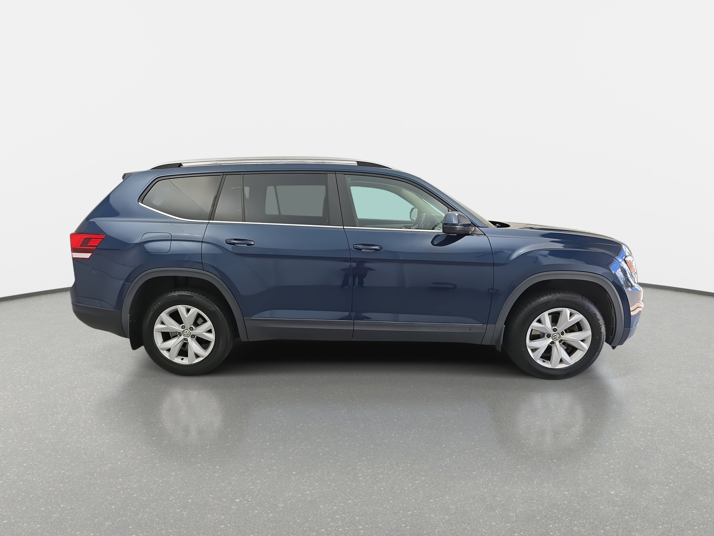 2018 Volkswagen Atlas V6 SE photo 2