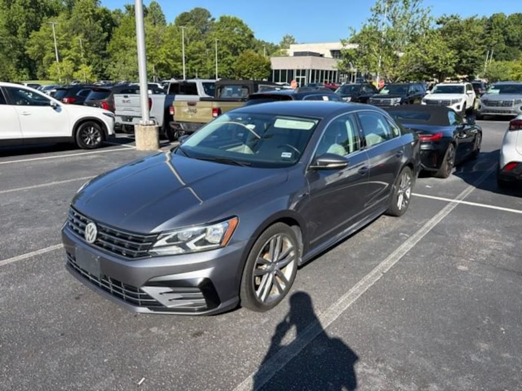 Used 2017 Volkswagen Passat 1.8T R-Line Sedan