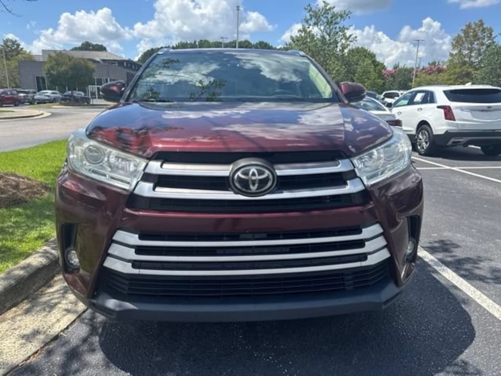 Used 2019 Toyota Highlander XLE V6 SUV
