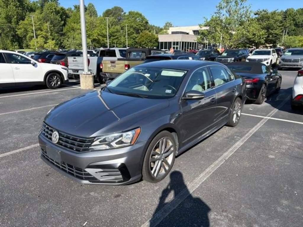 Used 2017 Volkswagen Passat 1.8T R-Line Sedan
