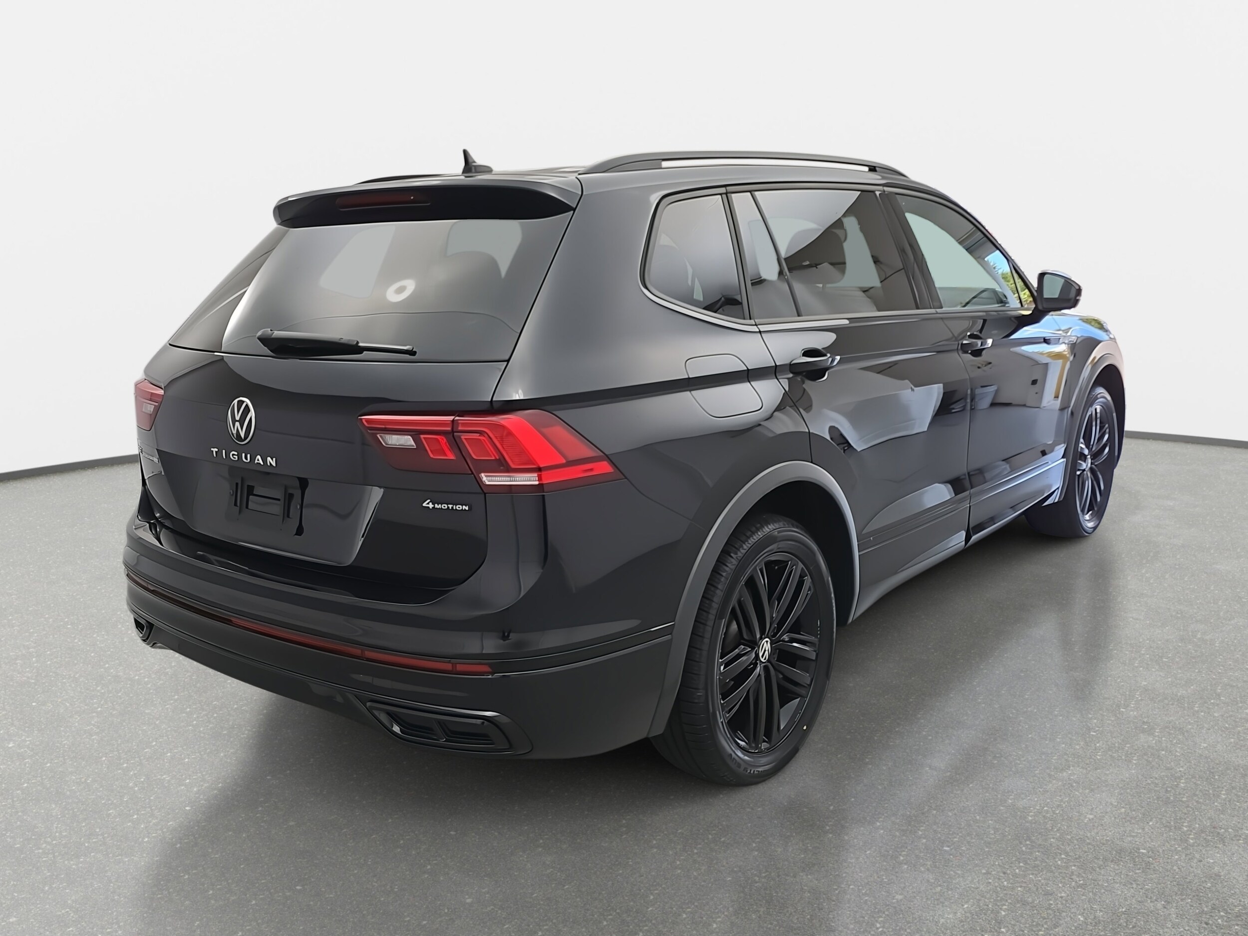 2022 Volkswagen Tiguan SE R-Line Black photo 2