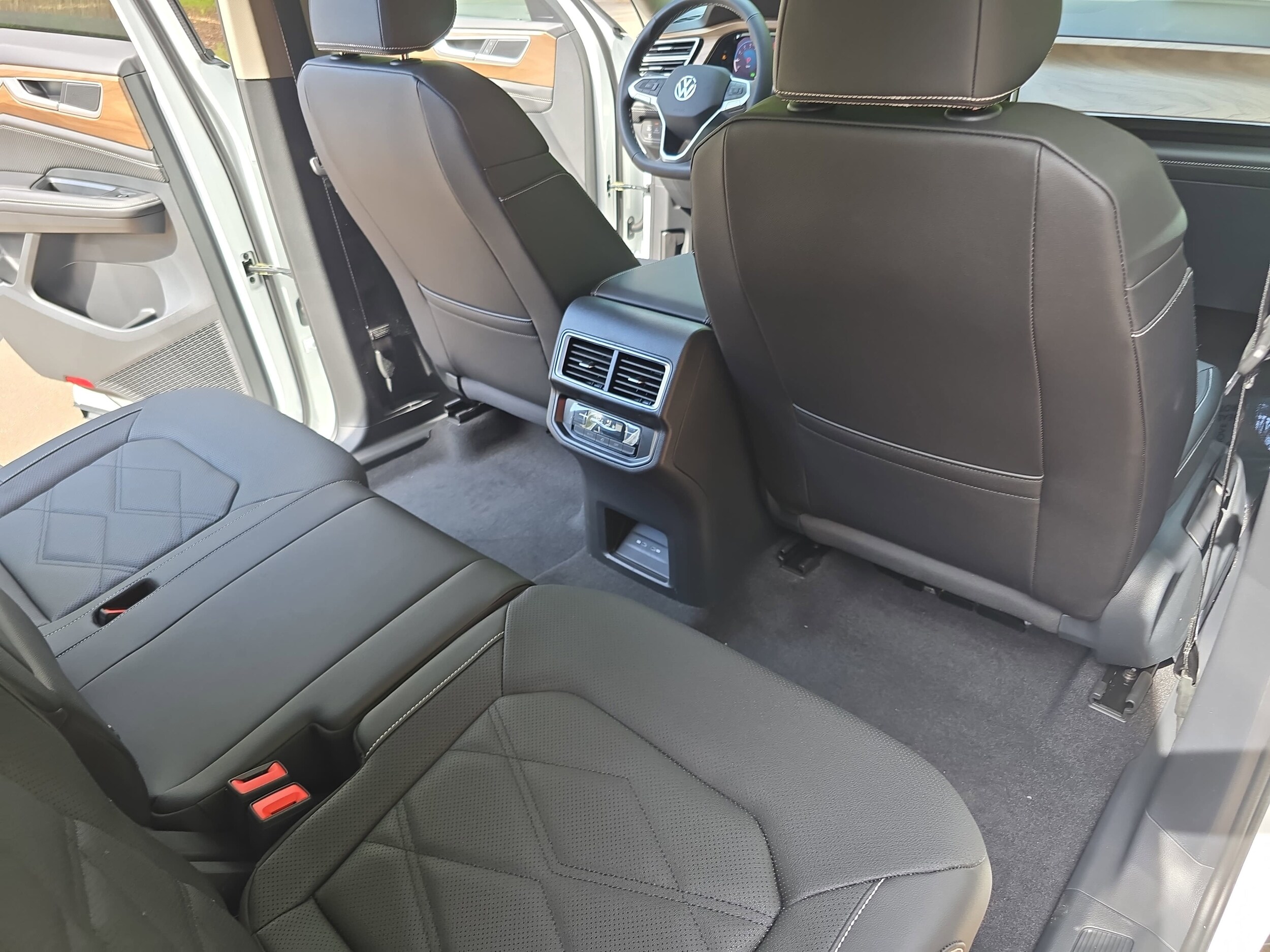 2026 Volkswagen Atlas SE - Photo 11