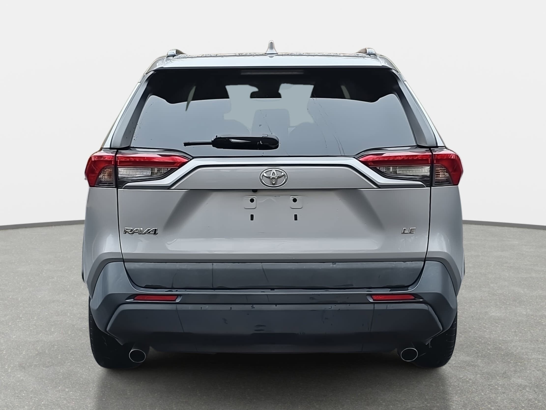 2019 Toyota RAV4 LE photo 4