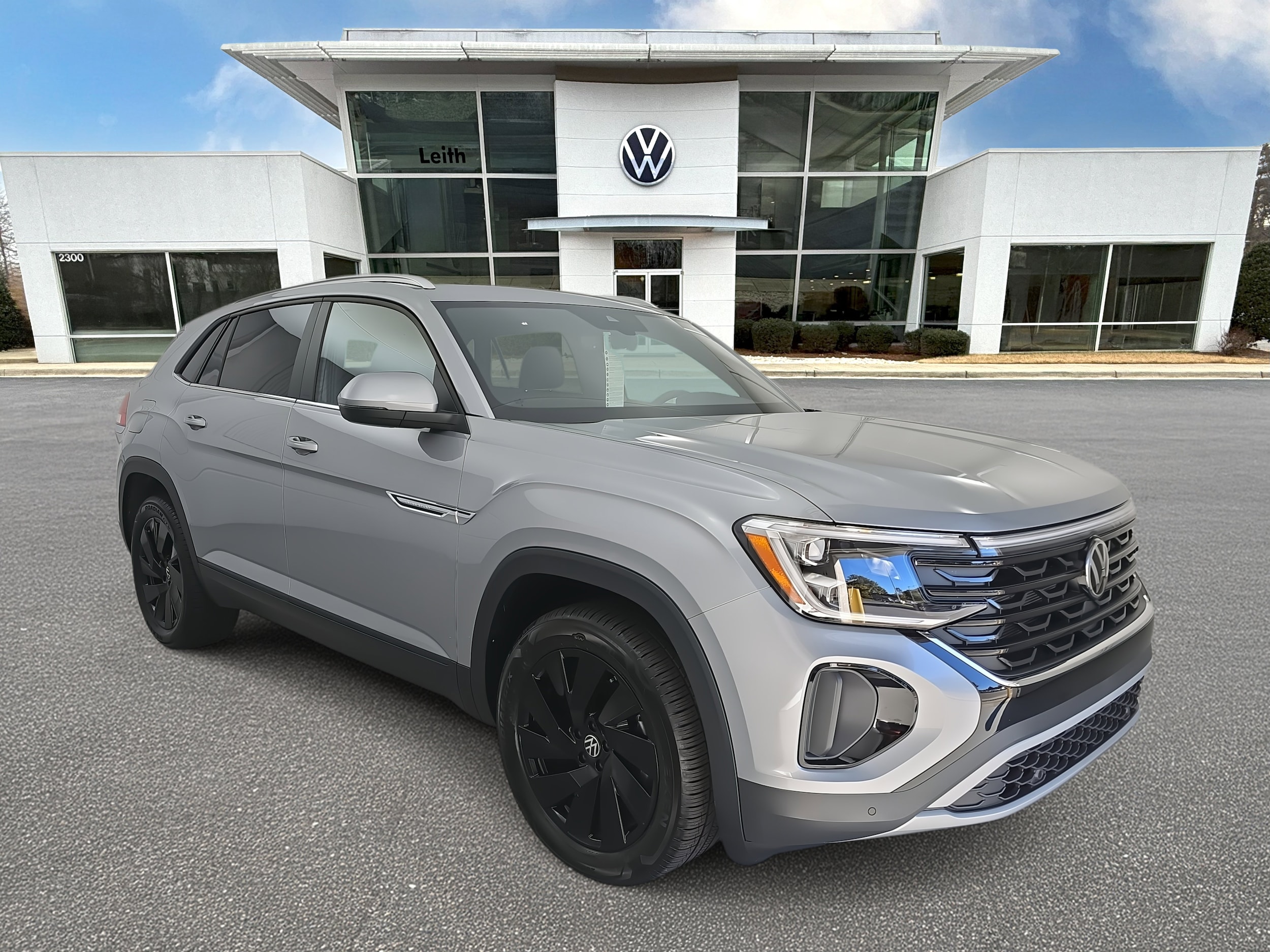 2025 Volkswagen Atlas Cross Sport SE's photo