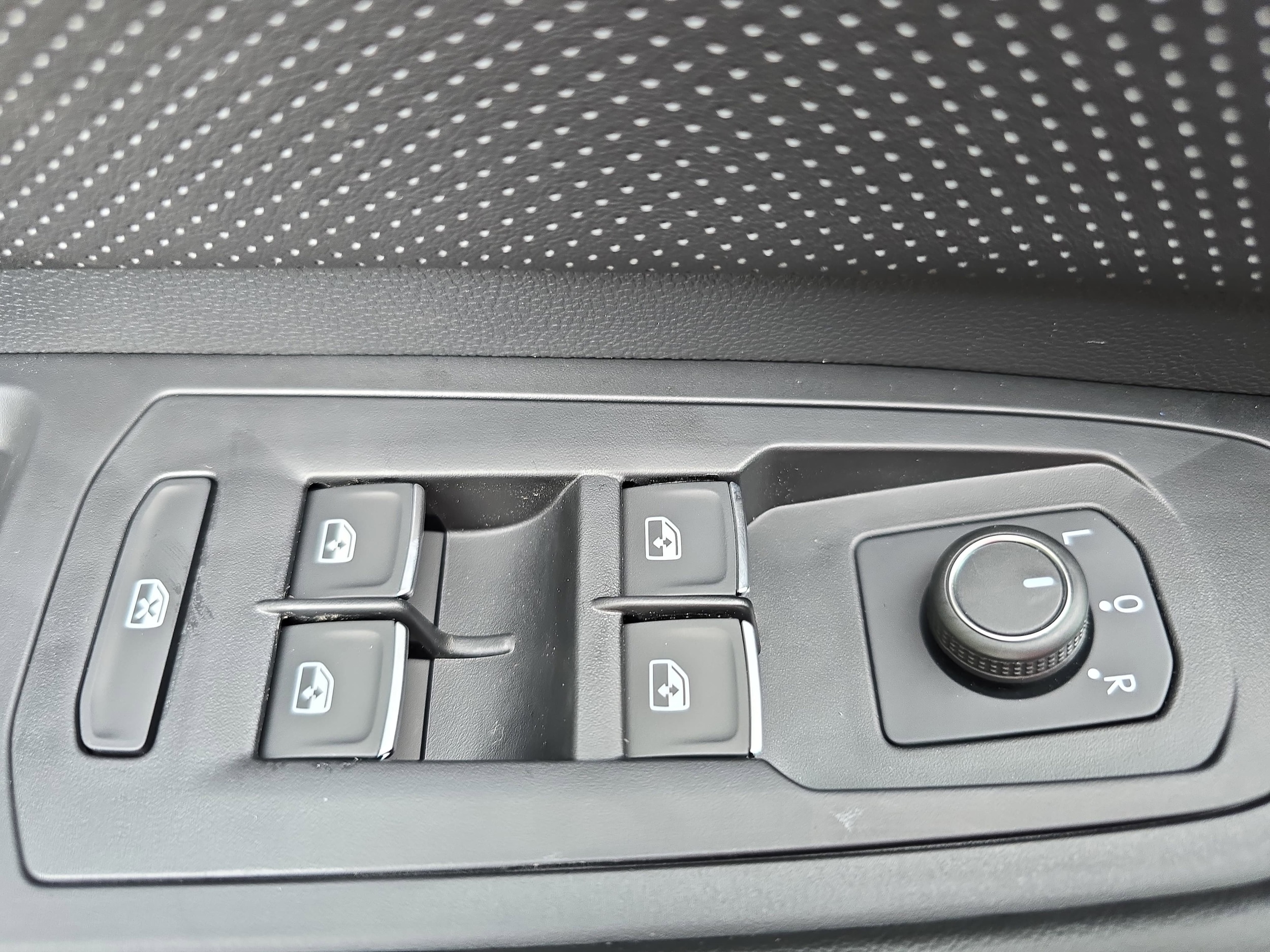 2026 Volkswagen Atlas SE - Photo 28