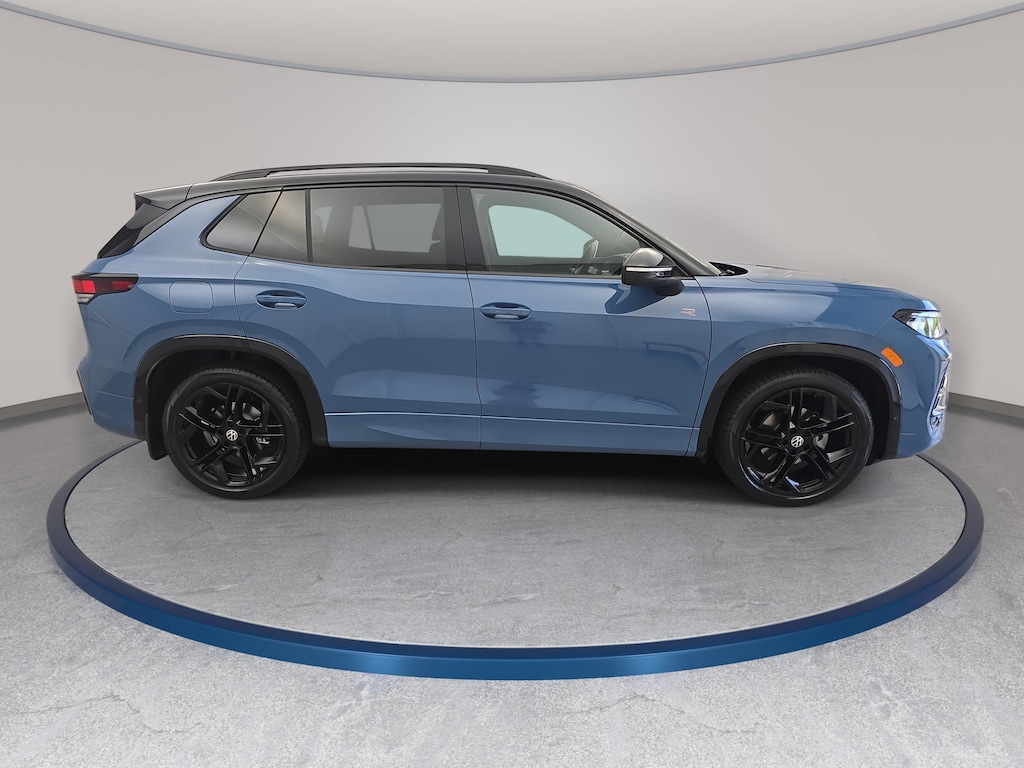 New 2026 Volkswagen Tiguan SE R-Line Black SUV