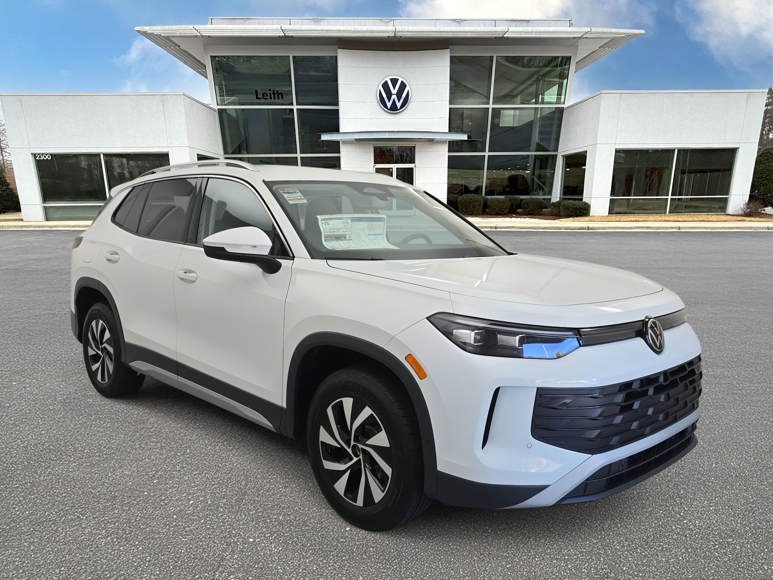 2025 Volkswagen Tiguan S's photo