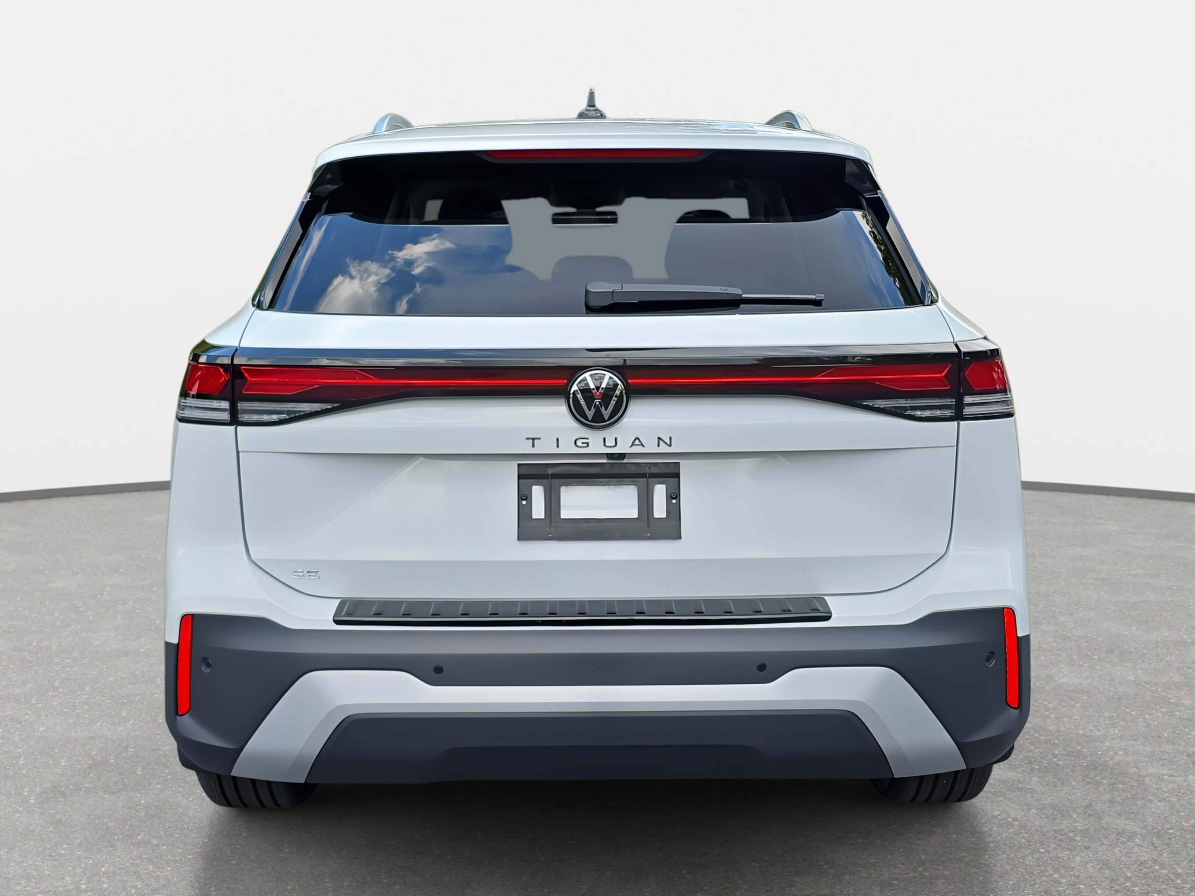 2025 Volkswagen Tiguan SE photo 4