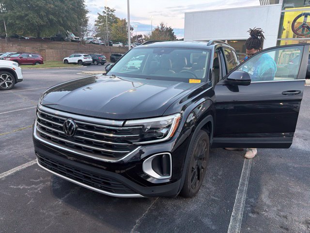 Used 2024 Volkswagen Atlas 2.0T SE w/Technology SUV