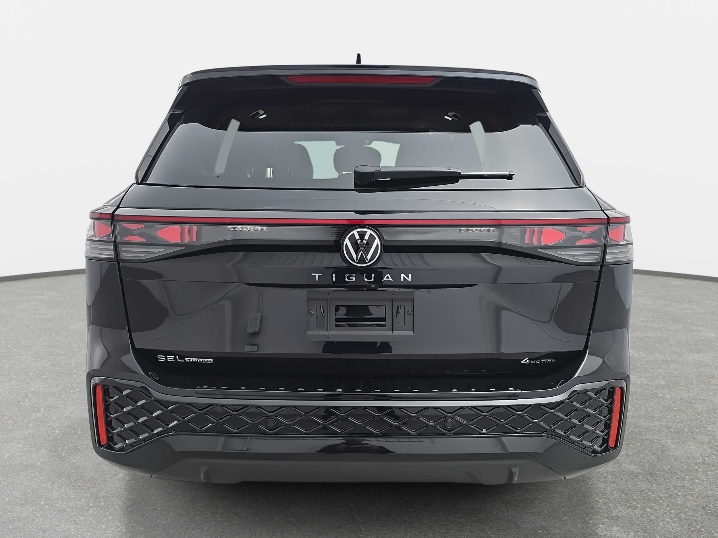 2026 Volkswagen Tiguan SEL R-Line photo 4