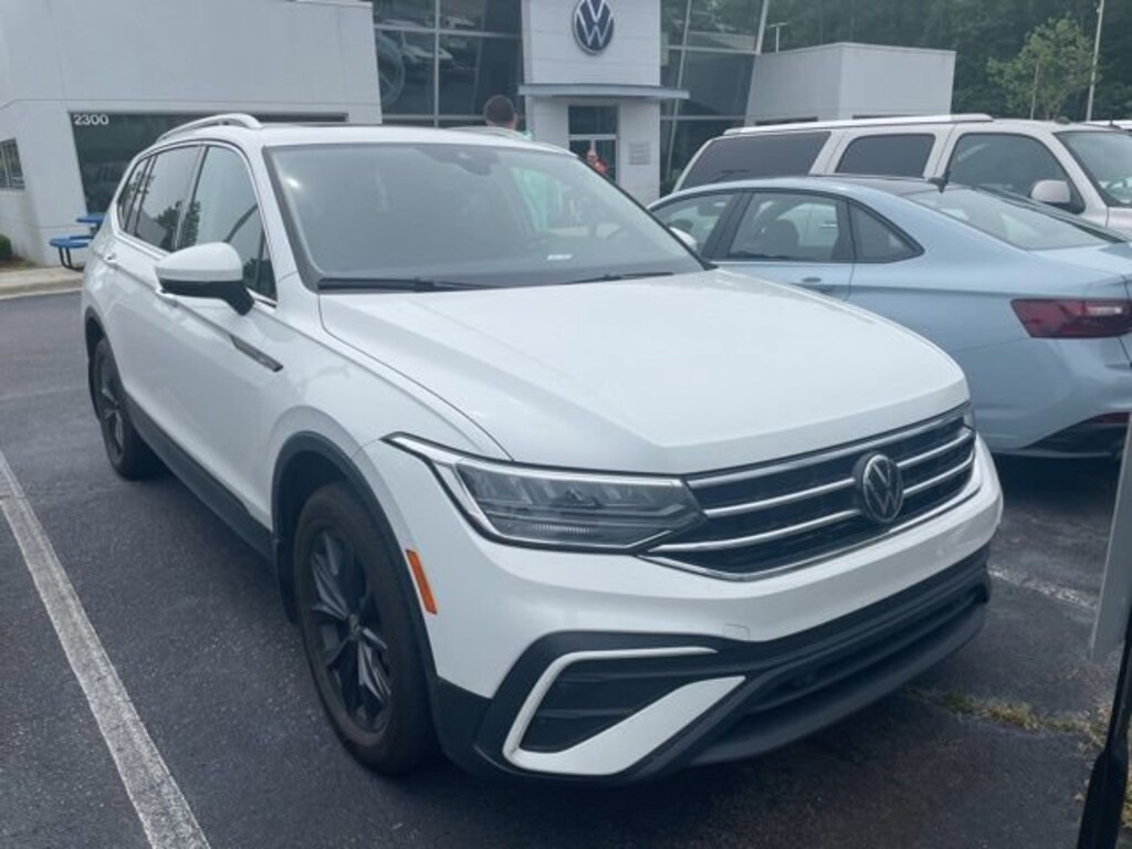Used 2024 Volkswagen Tiguan 2.0T SE SUV