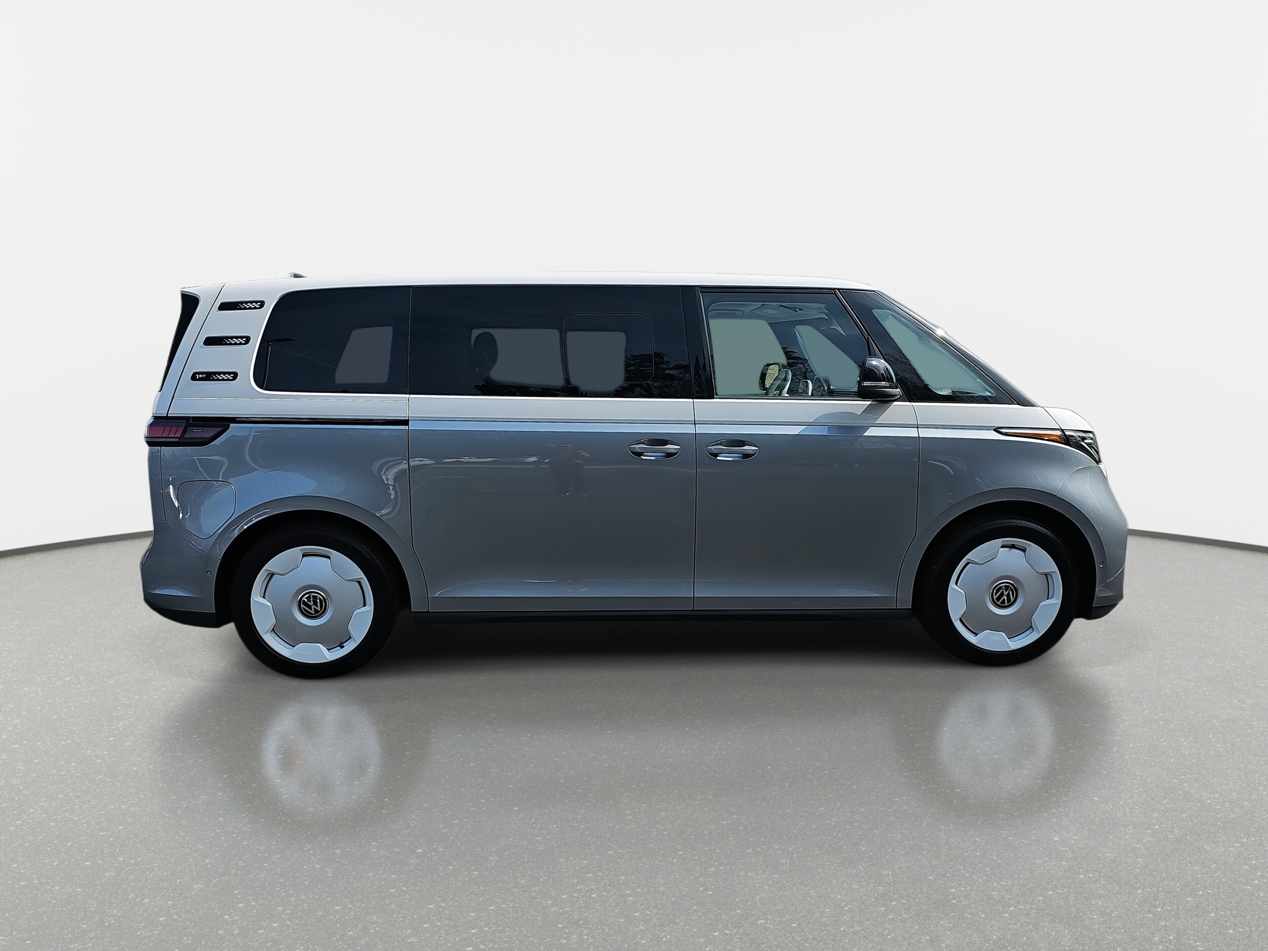 2025 Volkswagen ID. Buzz photo 2
