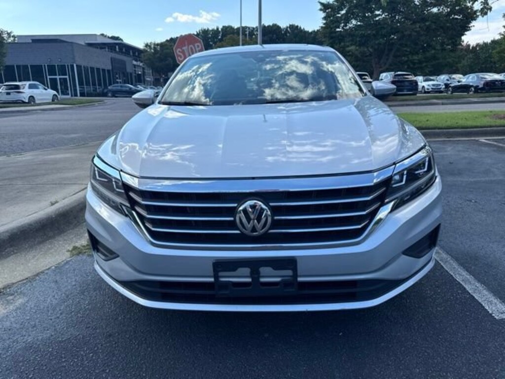 Used 2021 Volkswagen Passat 2.0T SE Sedan