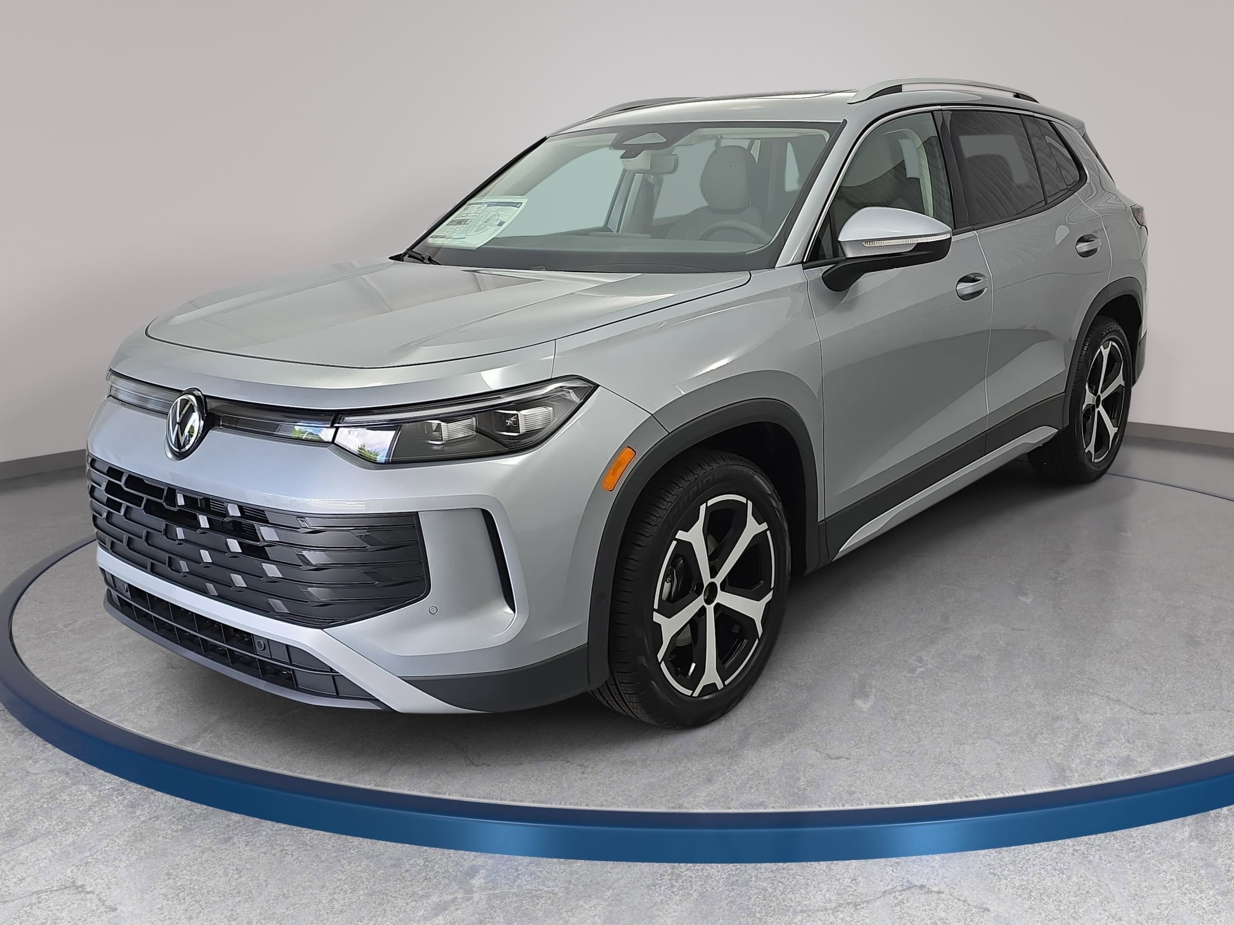2026 Volkswagen Tiguan 2.0T SE's photo