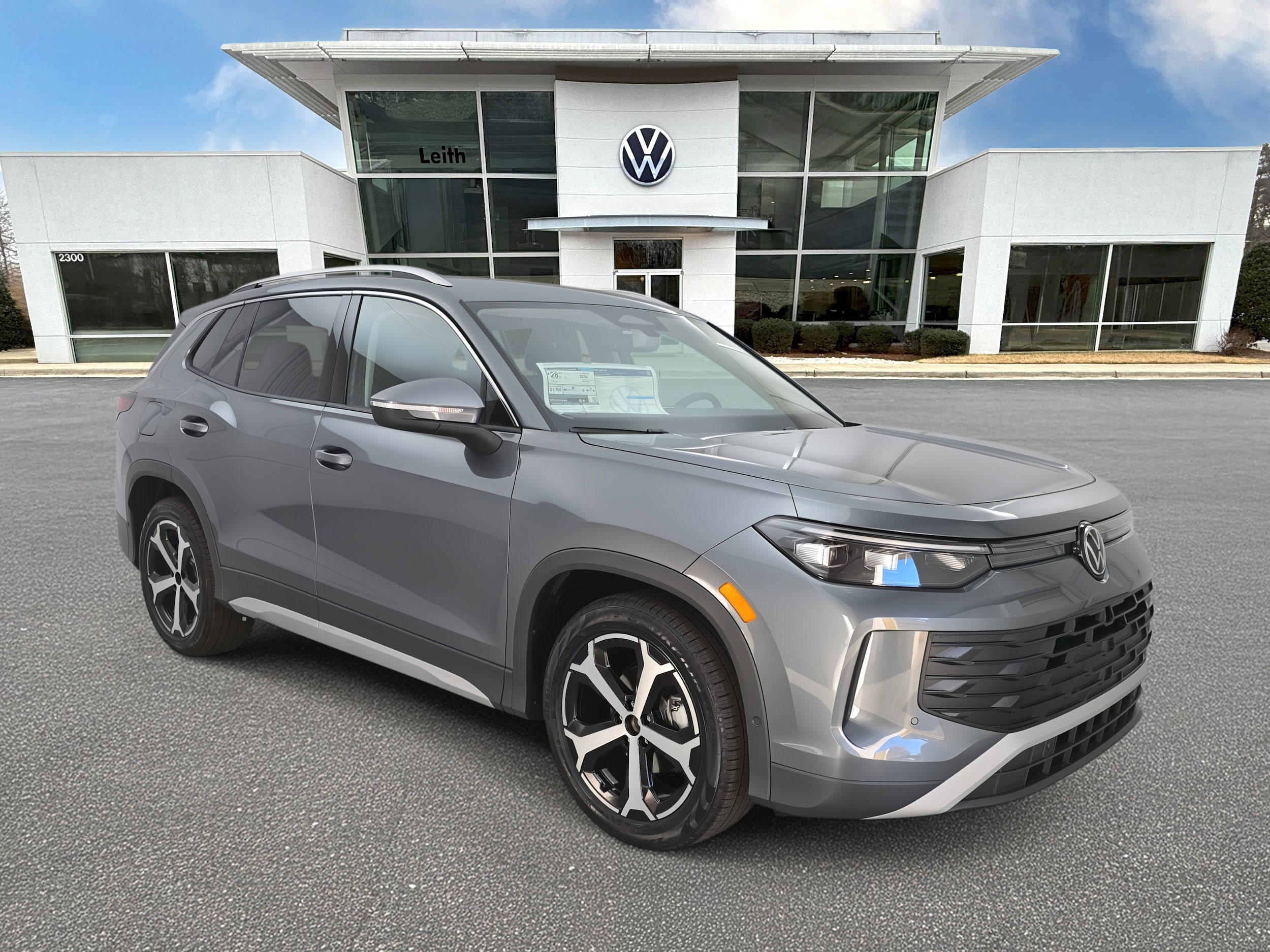 2026 Volkswagen Tiguan SE's photo