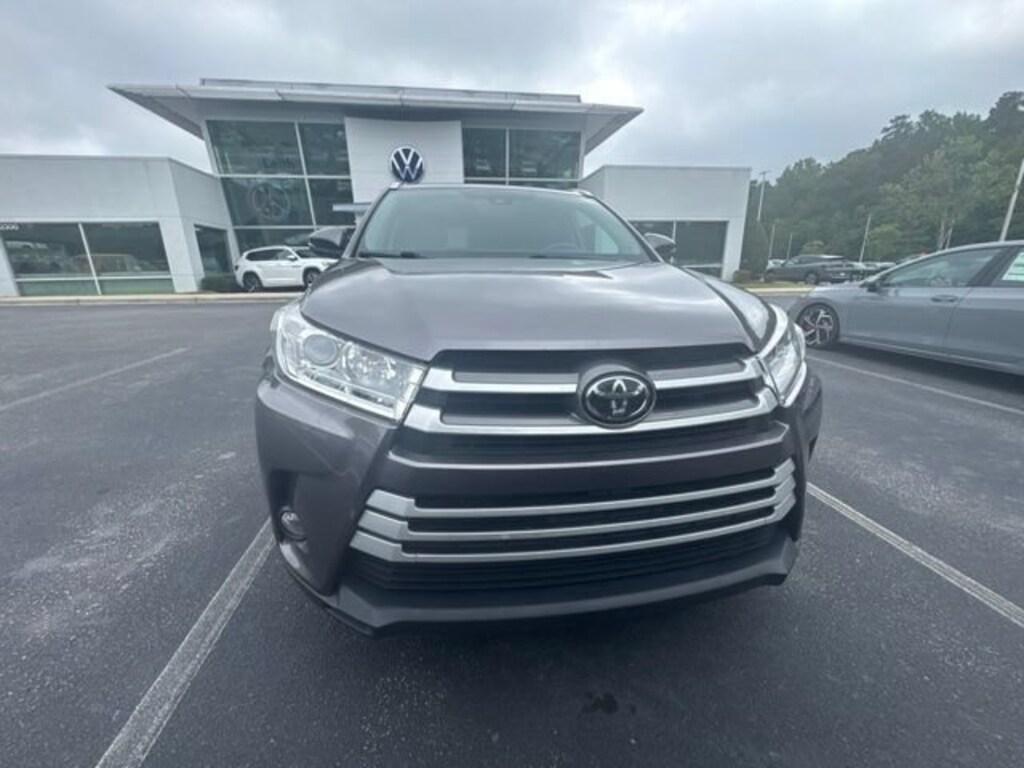 Used 2018 Toyota Highlander XLE V6 SUV